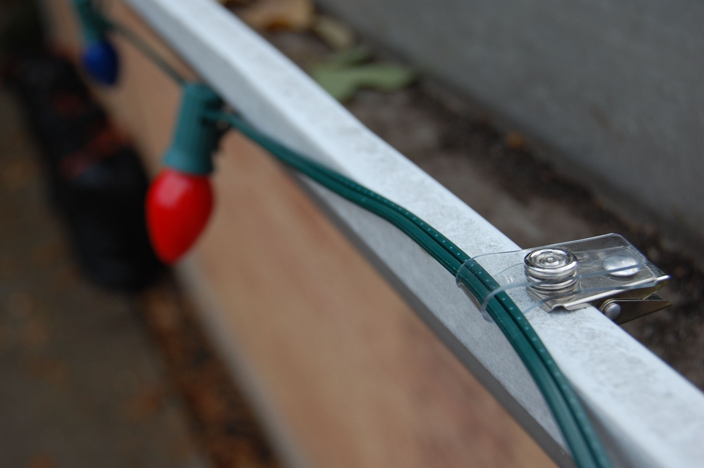 Hanging Christmas Lights Made Easy 4 Steps (with Pictures