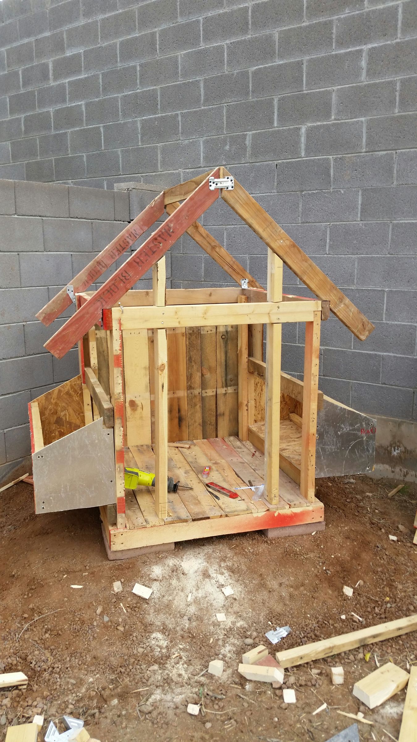 Chicken Coop Made of Pallets 5 Steps Instructables