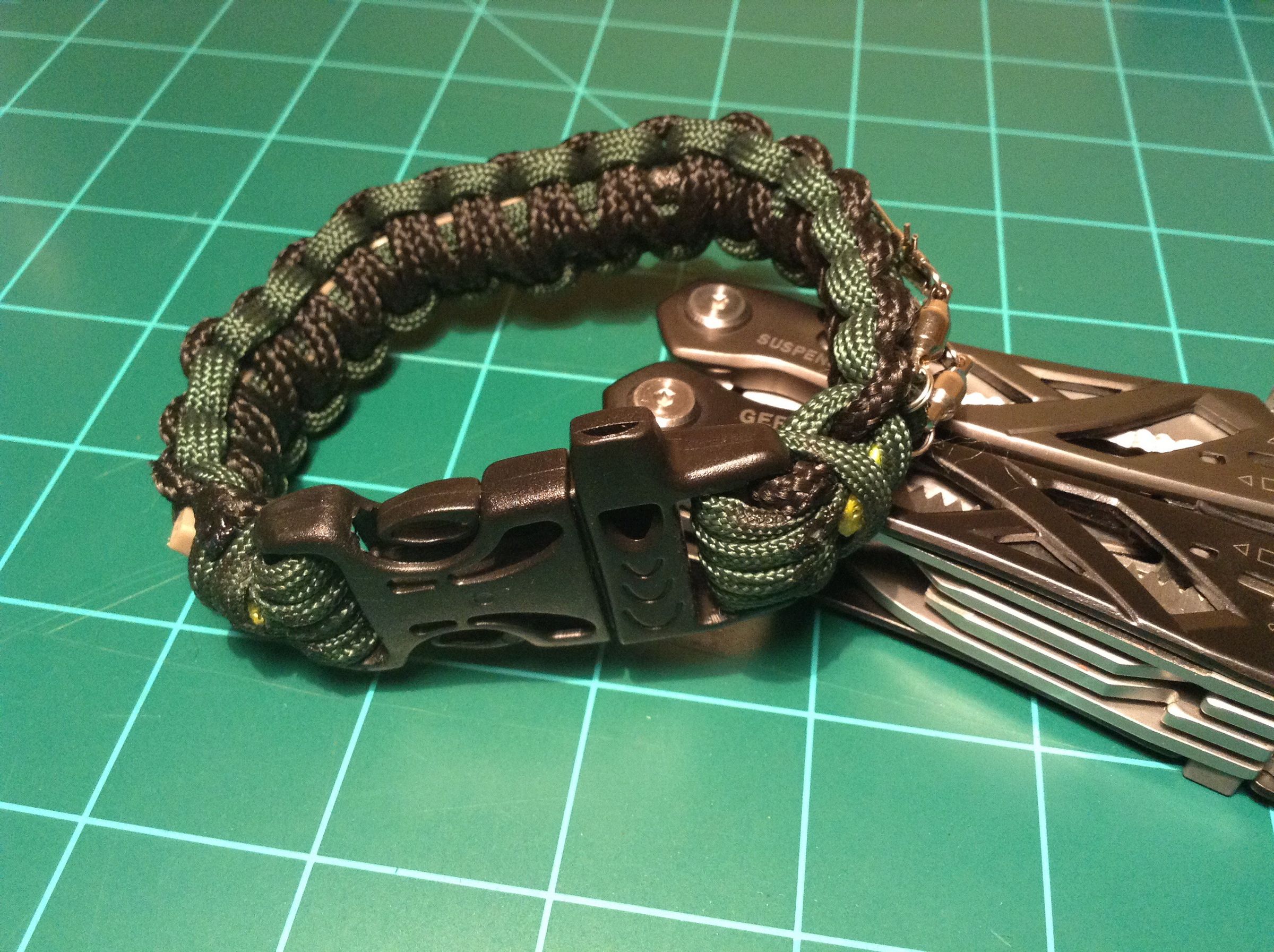Survival Kit Inside a Paracord Bracelet 9 Steps Instructables
