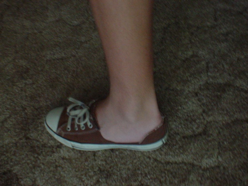 converse cut away flip flops
