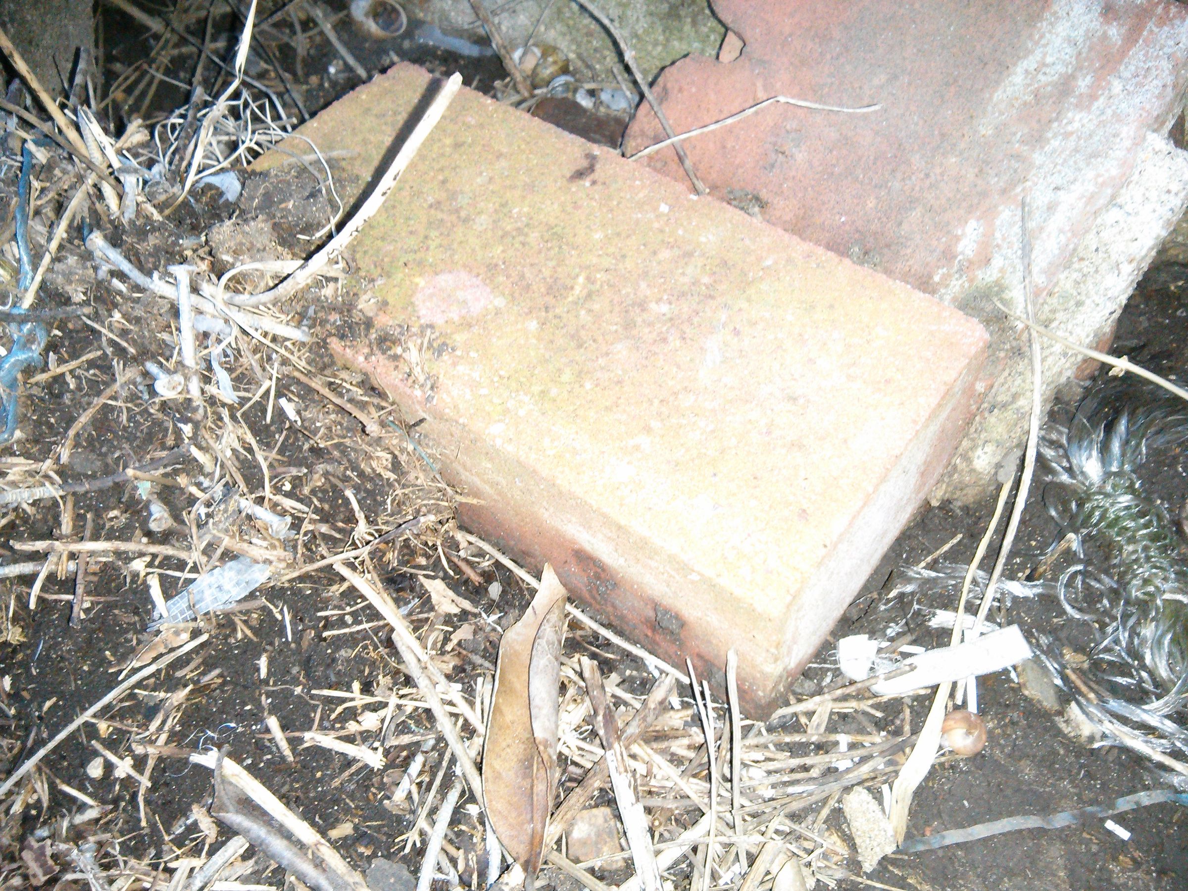 Camping Storage Heater From Bricks, Sand and an Ammo Tin. 5 Steps