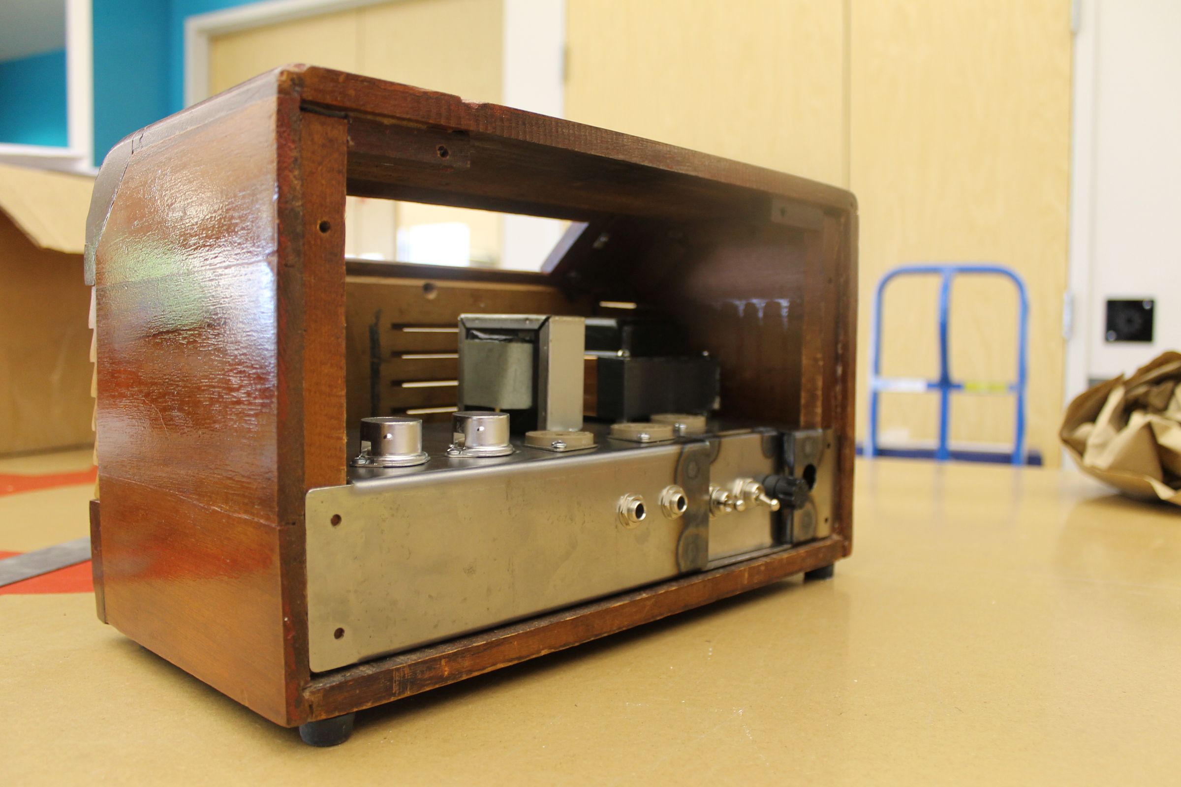 Make a Guitar Amplifier Chassis Out of Sheet Metal 8 Steps