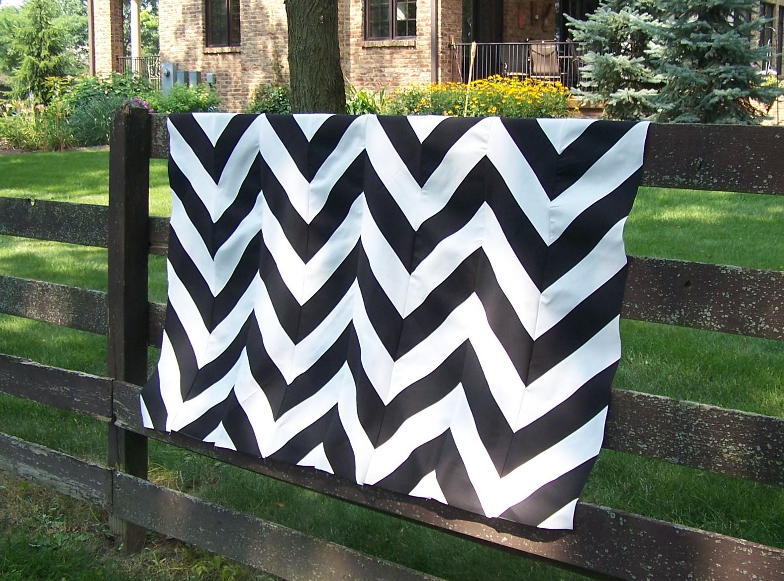 Howto Make Your Own Chevron Design Upholstery Fabric 9 Steps (with