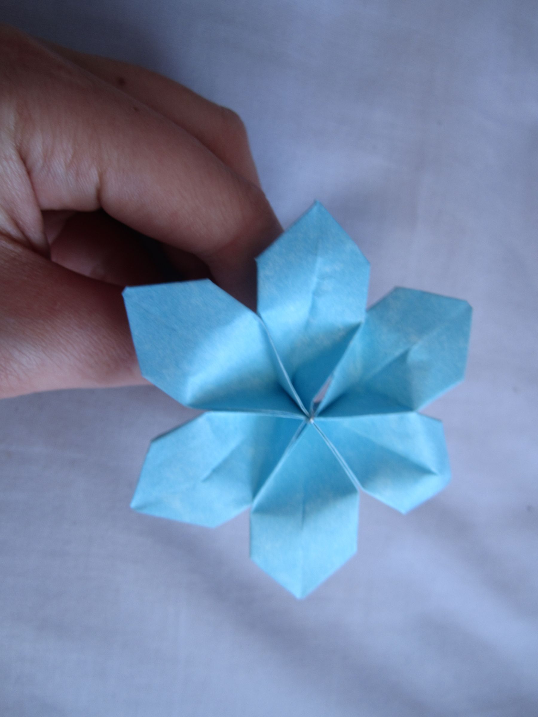 Super Easy Paper Flowers For 2 4 Steps With Pictures Instructables