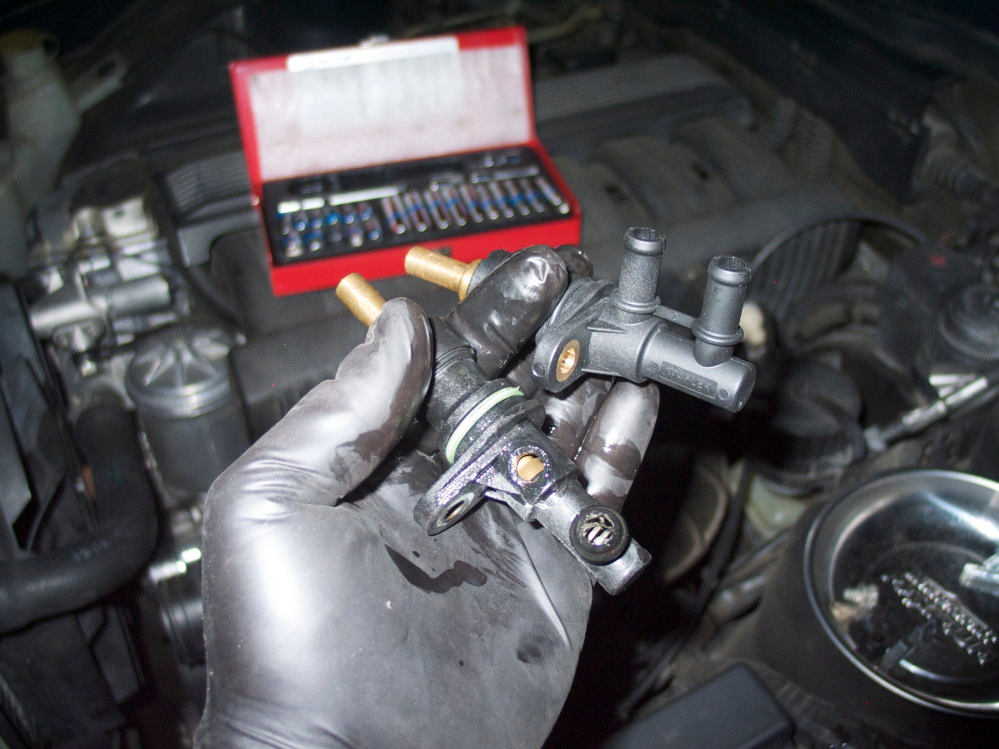 Replace Auxiliary Thermostat in BMW E34 4 Steps Instructables