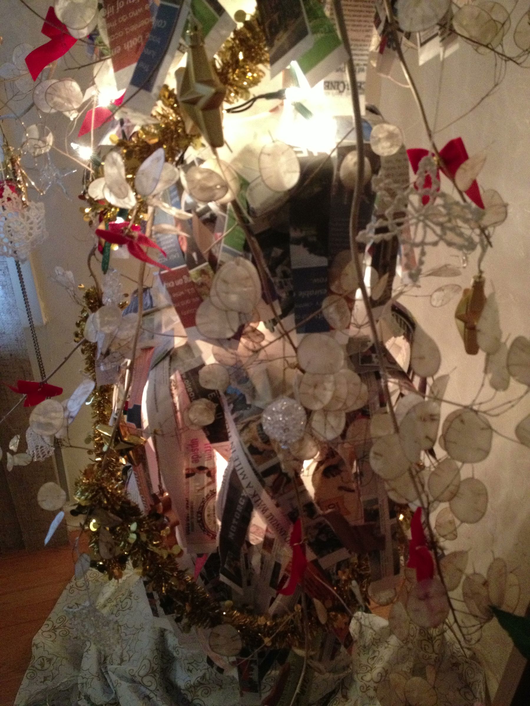 The Newspaper Christmas Tree 5 Steps Instructables
