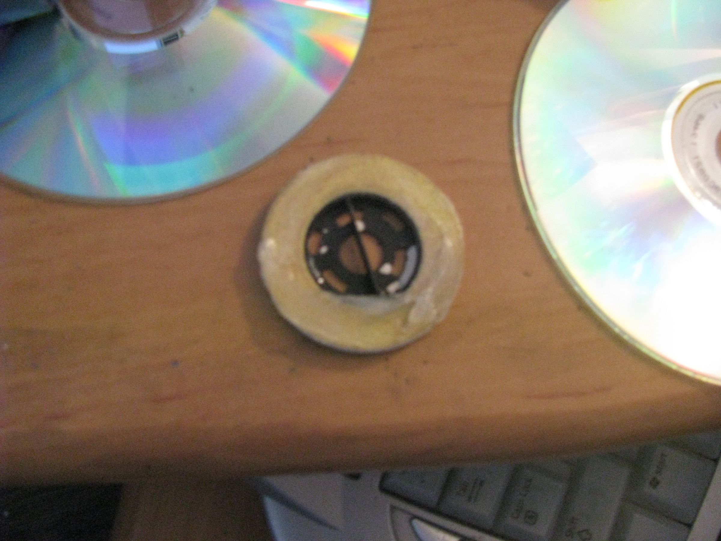 Remove Scratches From a CD/DVD With Vaseline (Petroleum Jelly) 4