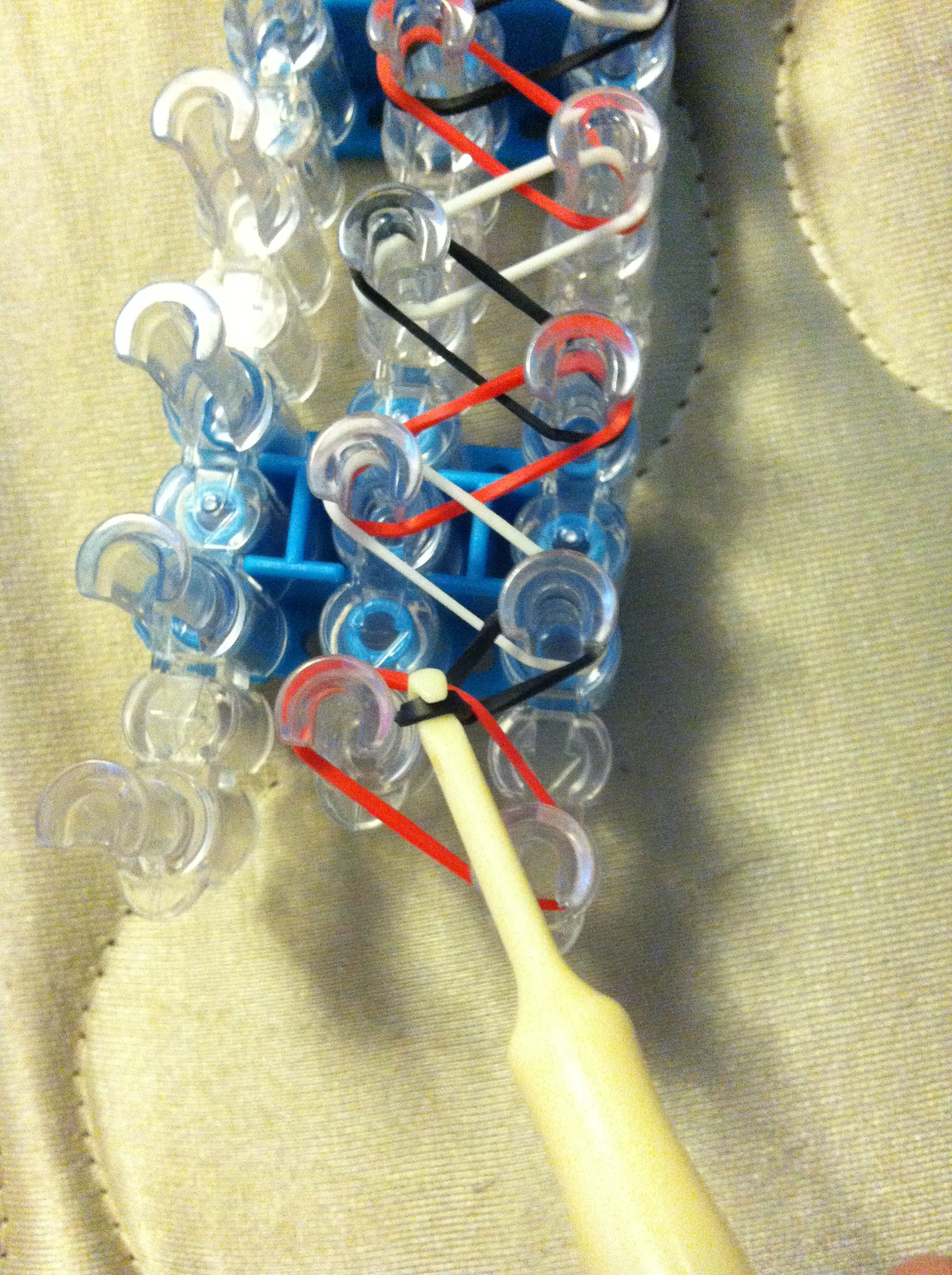 How to Make the Basic Rubber Band Bracelet on a Rainbow Loom 13 Steps