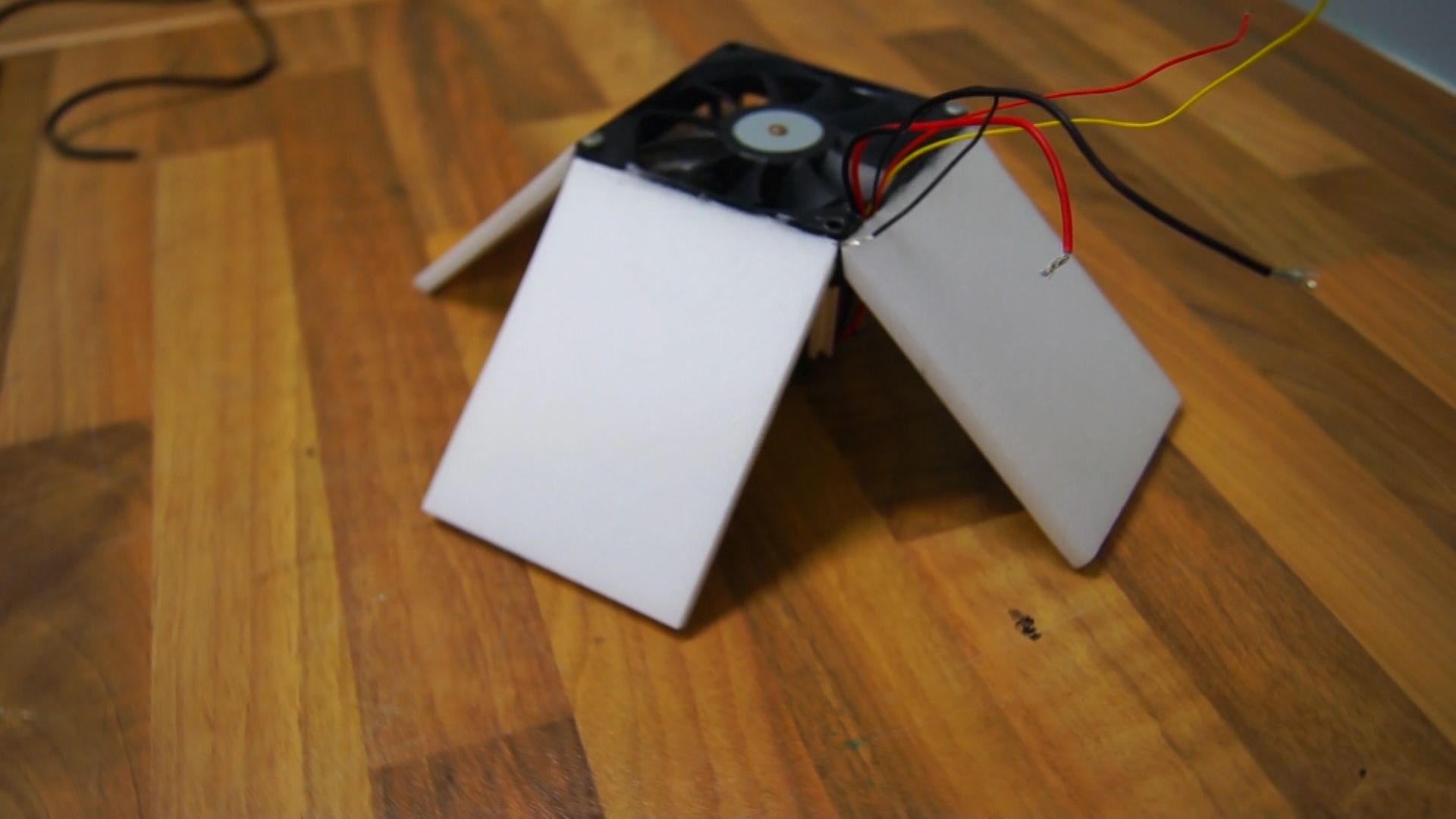 How to Make a Dehumidifier (Thermoelectric Cooling) 5 Steps (with