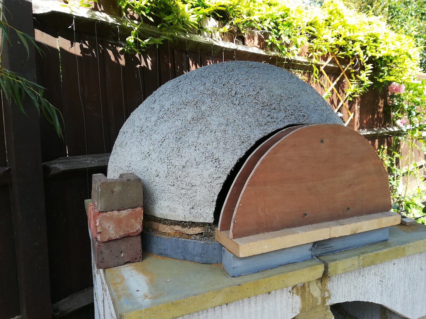Vermiculite, Gym Ball Dome, Wood Fired Pizza Oven 10 Steps (with