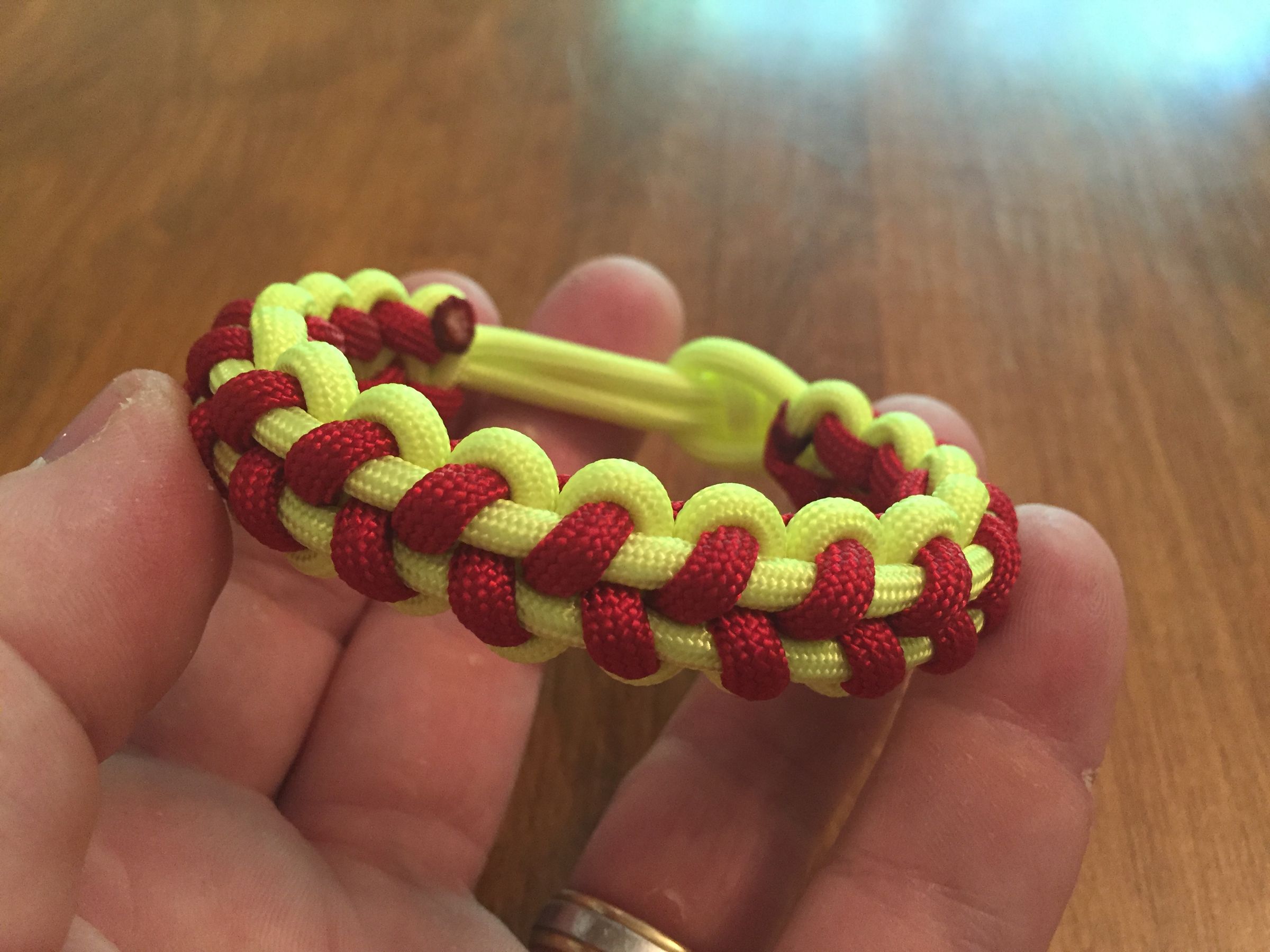 Softball/Baseball Themed Paracord Bracelet 9 Steps (with Pictures