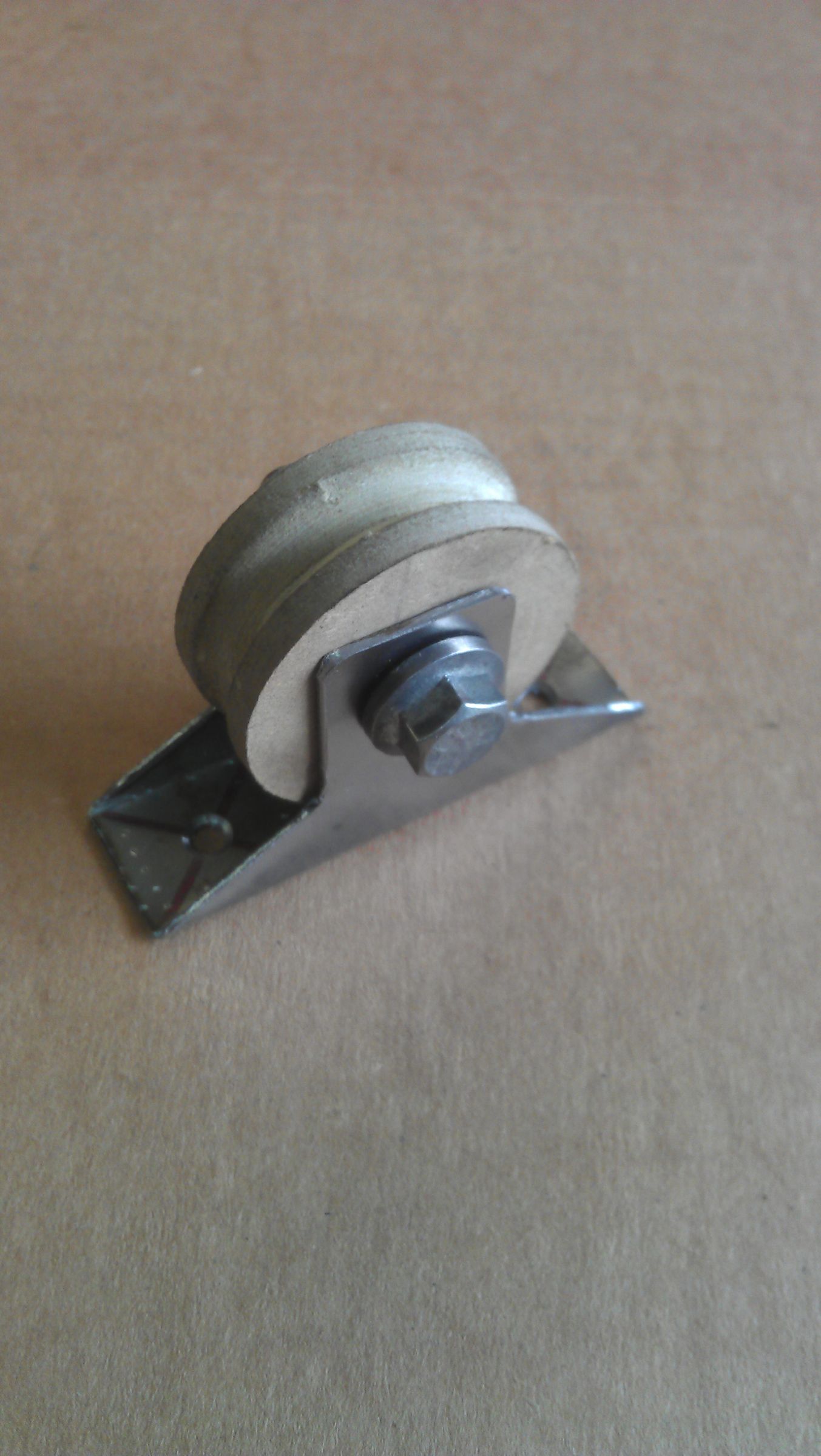 a simple pulley from scrap to finish in 20min DIY Project DIY Project Image