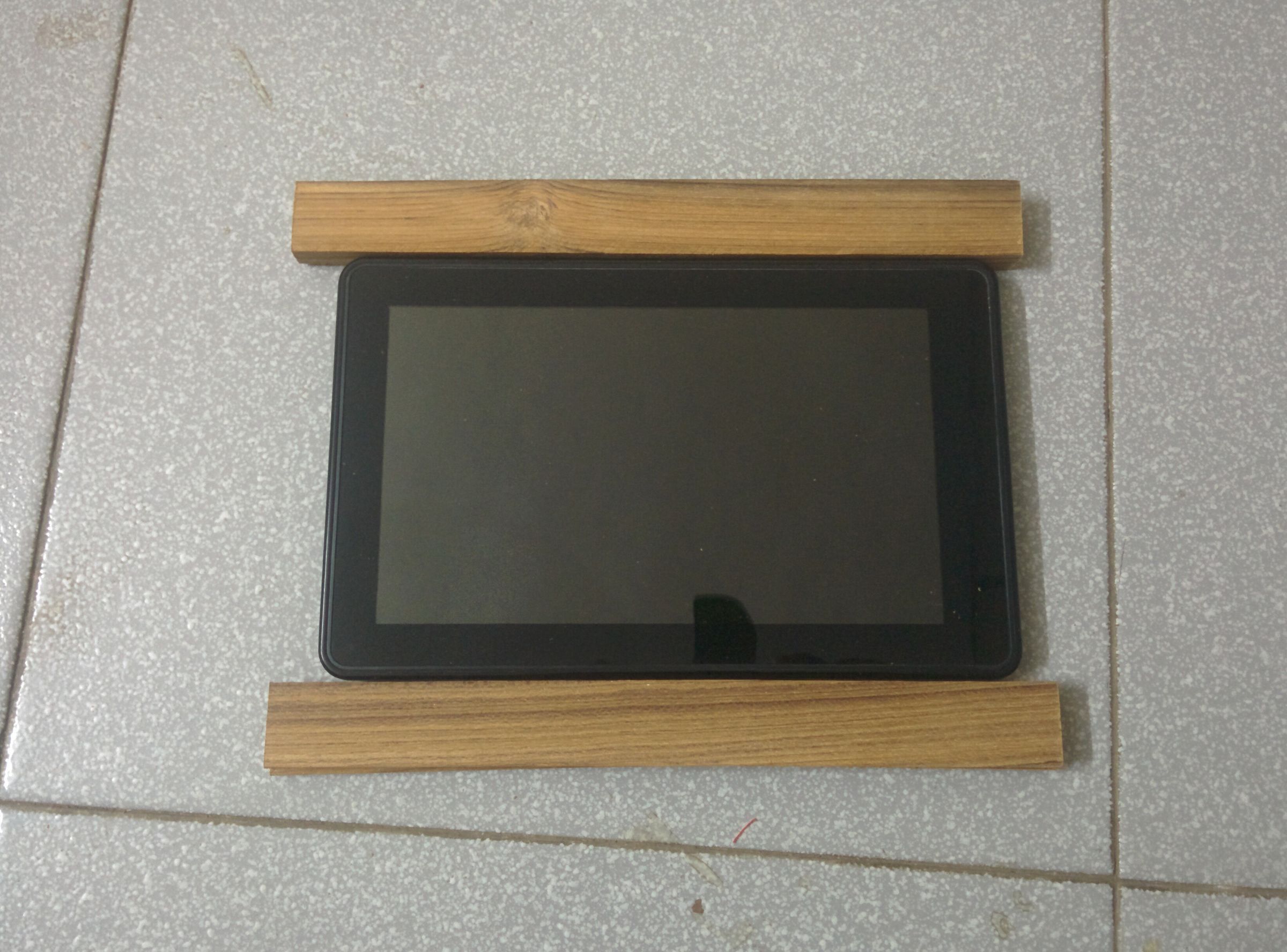 How to Turn Your Old Kindle Fire Tablet to a Wooden Digital Photo Frame