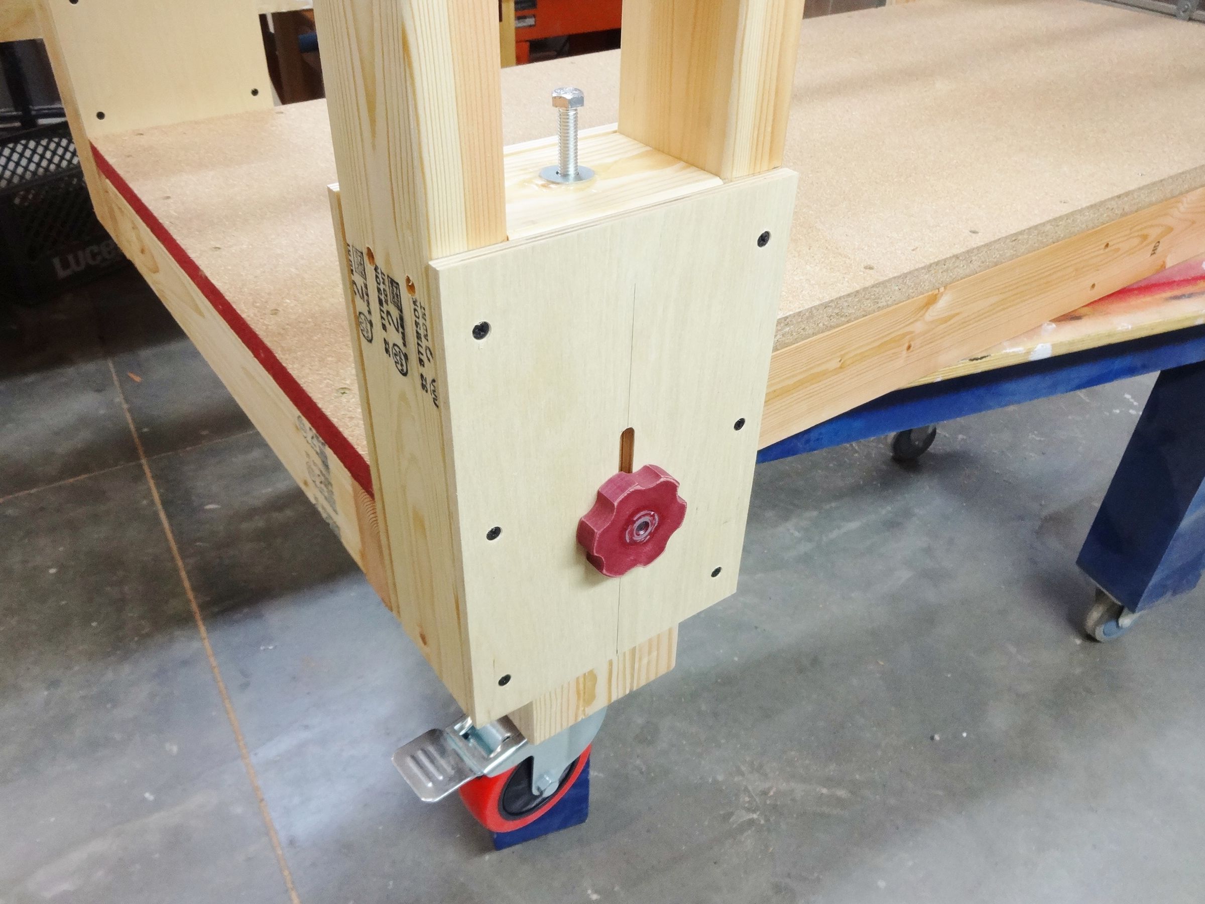 HeightAdjustable Outfeed Worktable 11 Steps (with Pictures