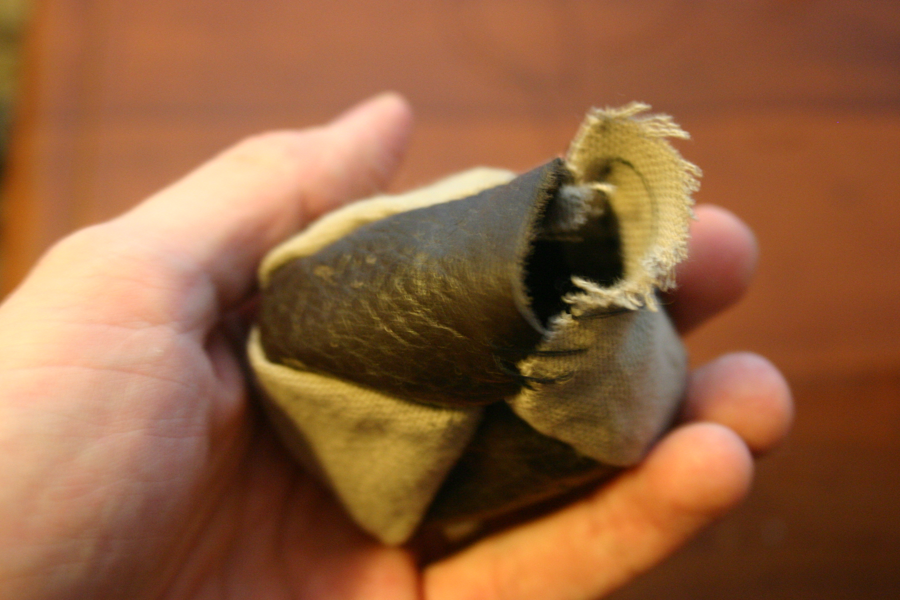 Custom 'Octohedral' Juggling Bags (or Hacky Sacks) 10 Steps (with