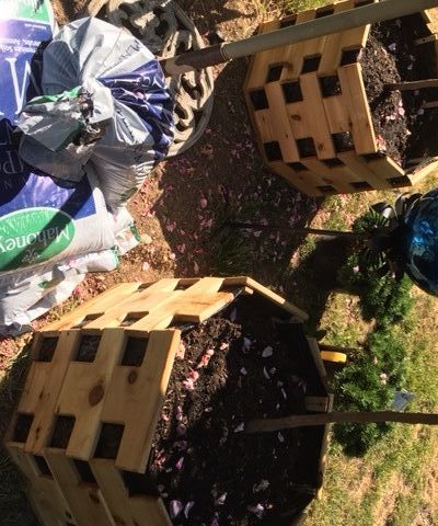 DIY guide for Cedar Chain Link Planter Box with step-by-step instructions