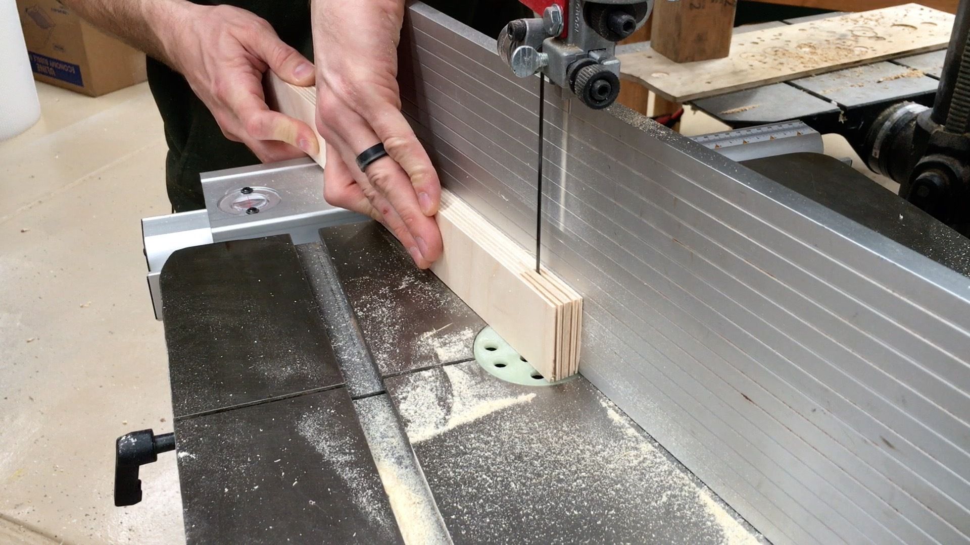 Bandsaw Featherboard and Point Fence 15 Steps (with Pictures