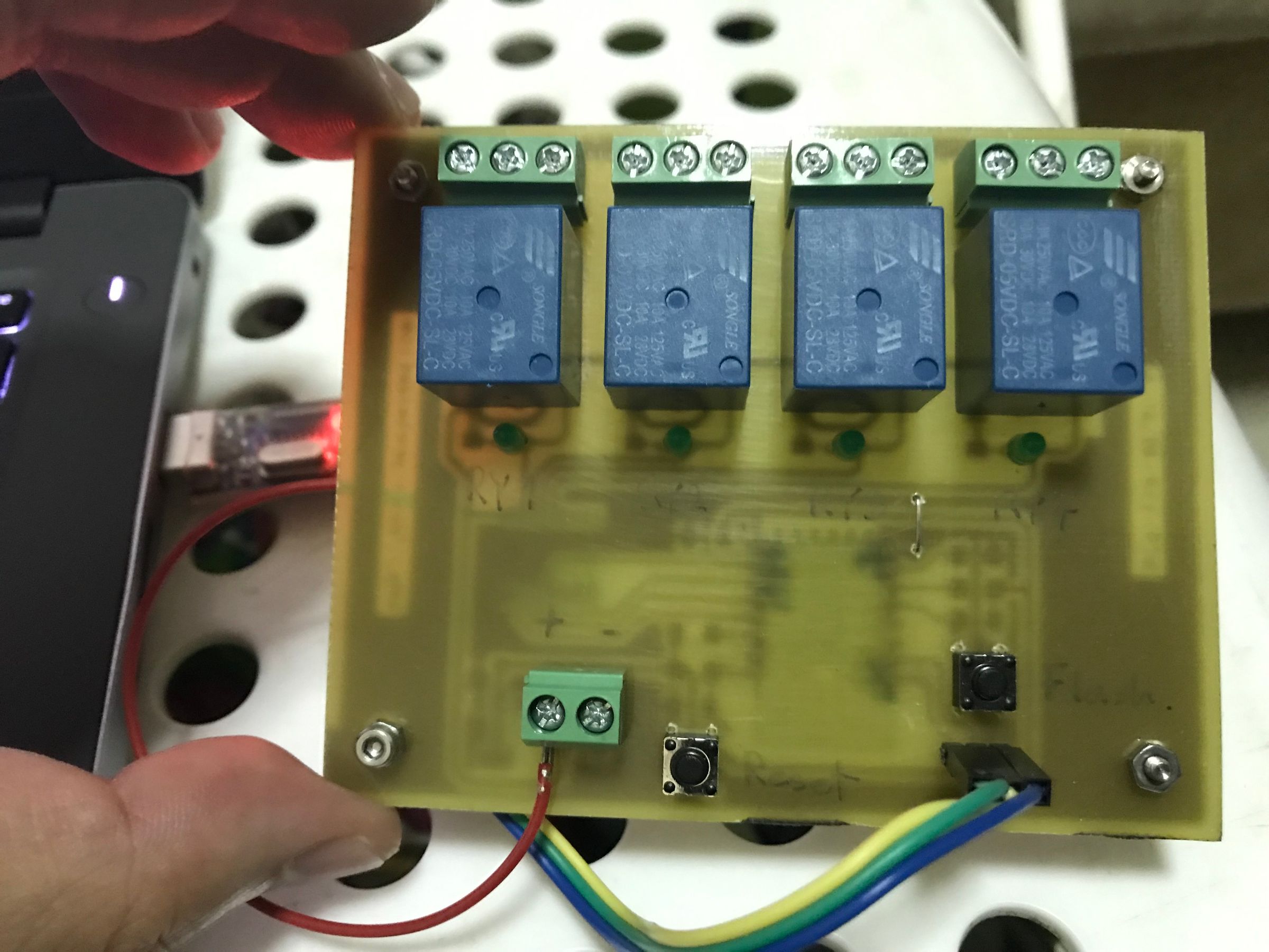 [Home Automation] Control Relays From Everywhere Using ESP8266 + Blynk