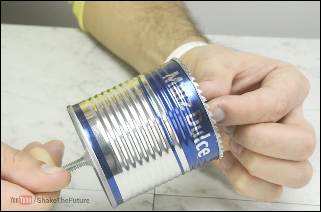Tin Can Hole Saw : 8 Steps (with 