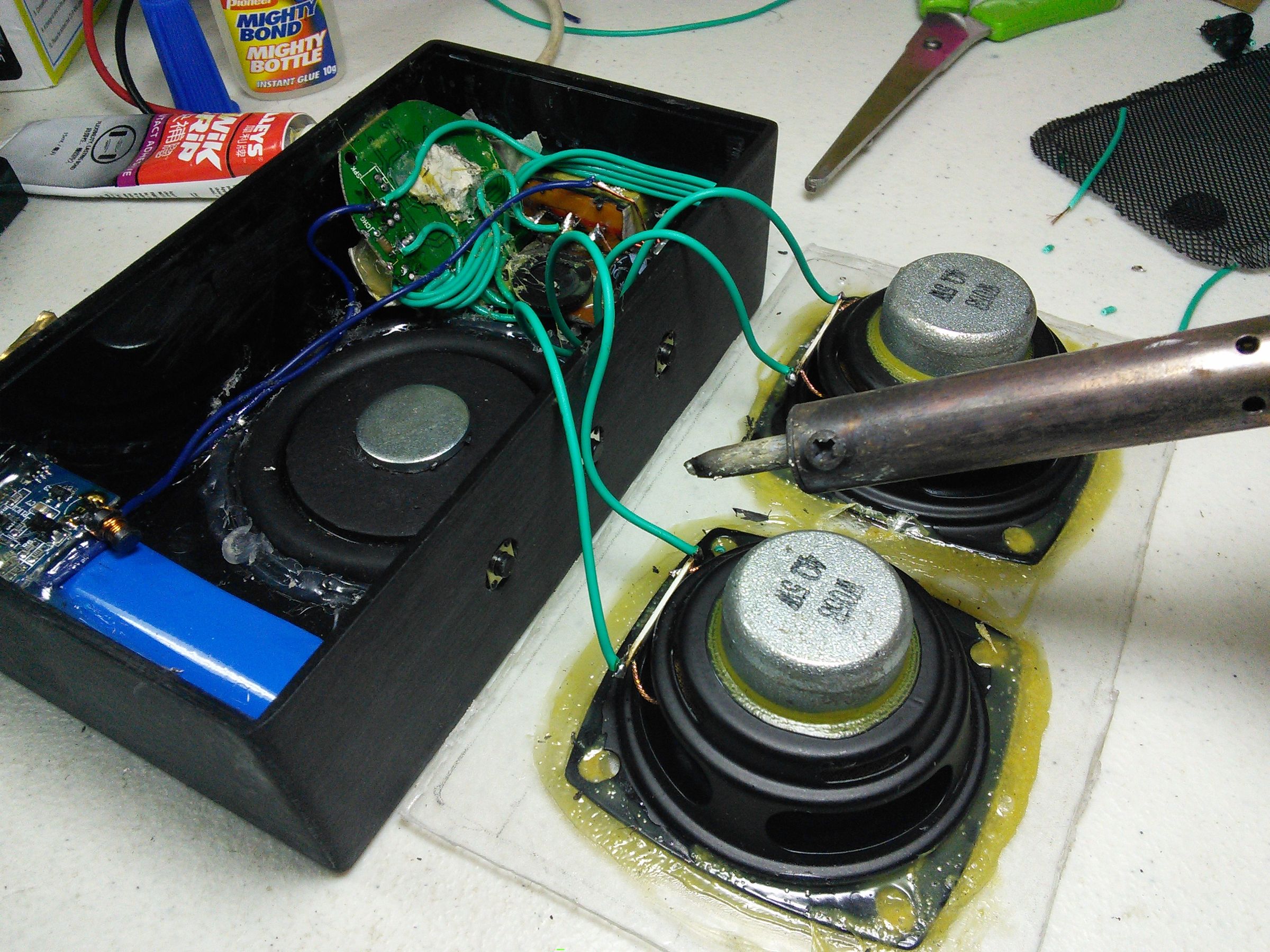 Make a Solar Bluetooth Speaker (Homebrew Big Jambox) 15 Steps (with