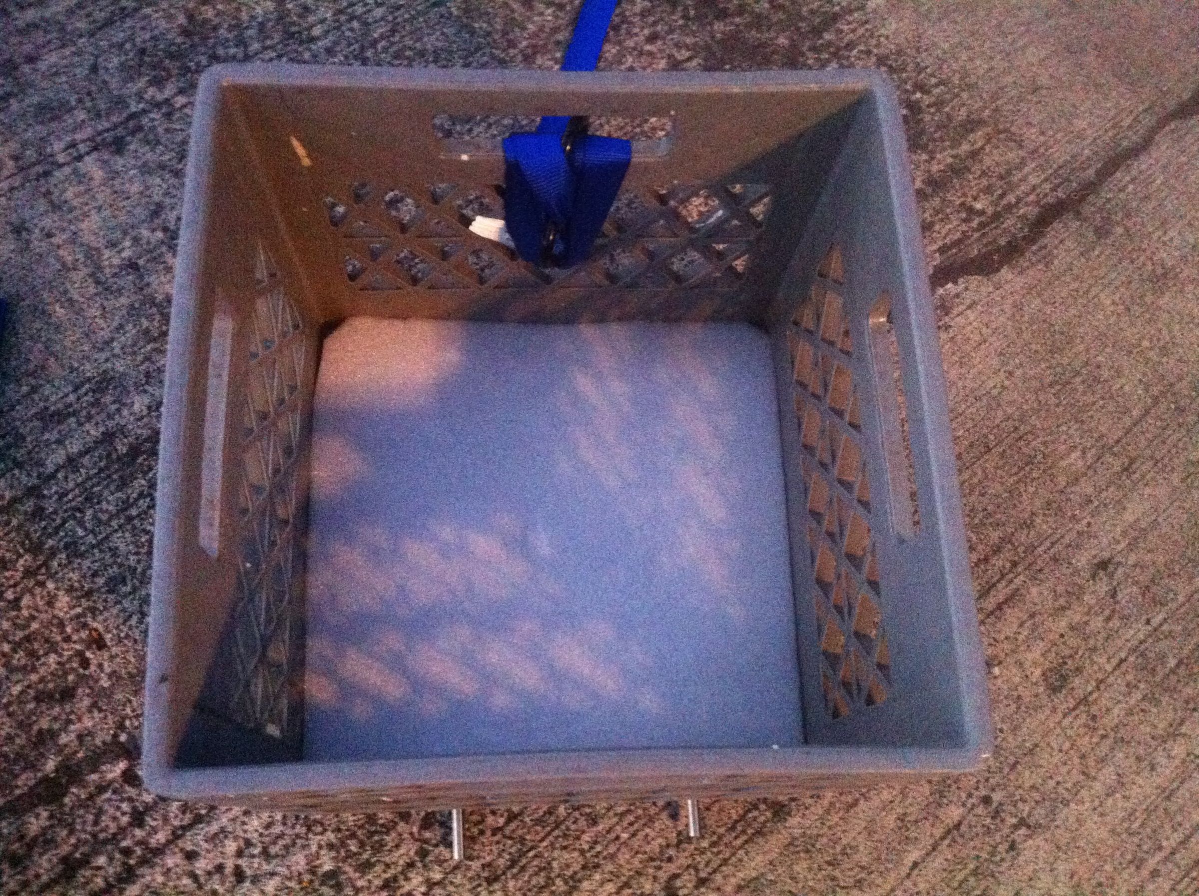 Easy Removable Milk Crate for a Bike 4 Steps (with Pictures