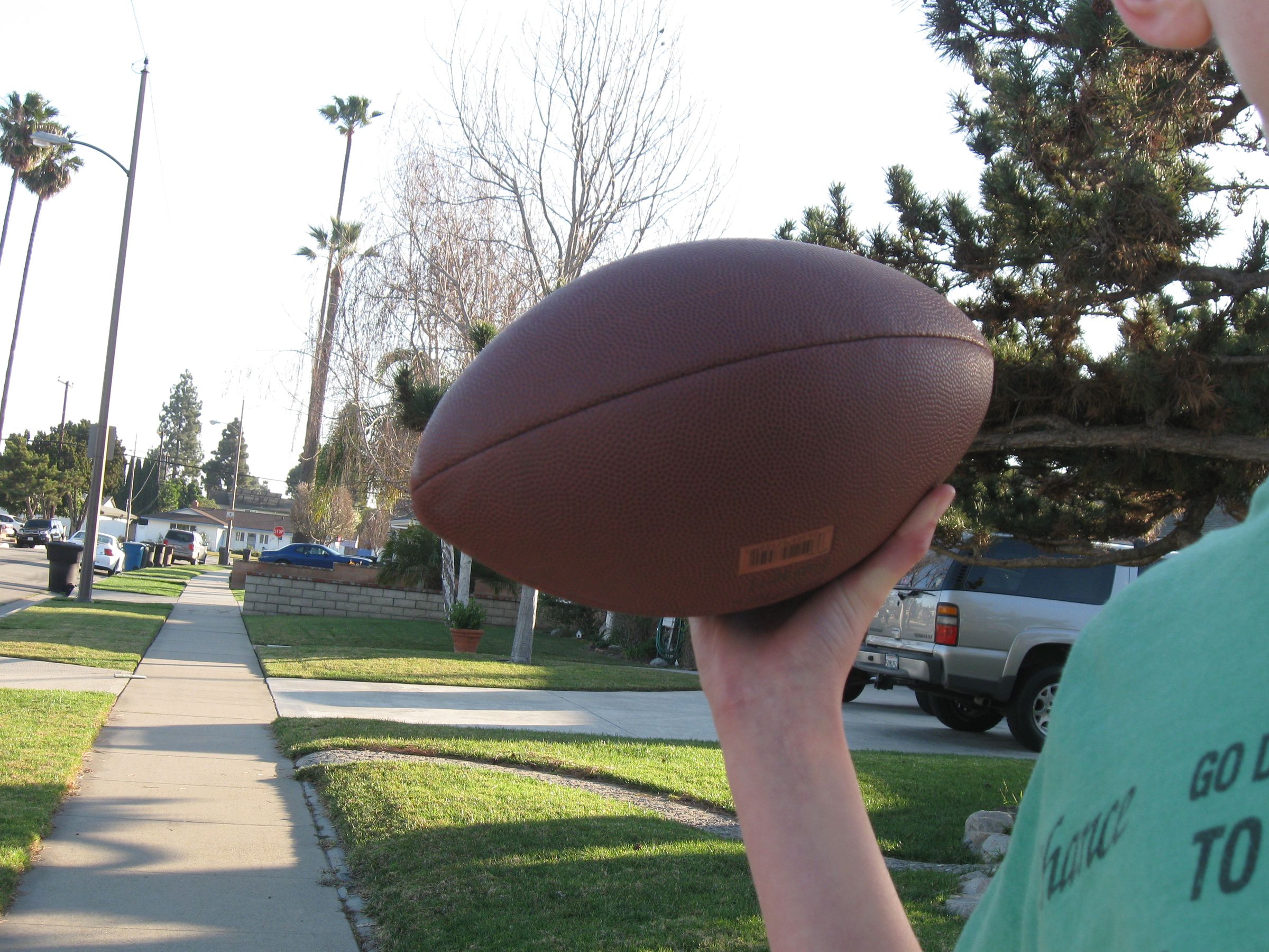 How to Throw a Football 5 Steps (with Pictures) Instructables