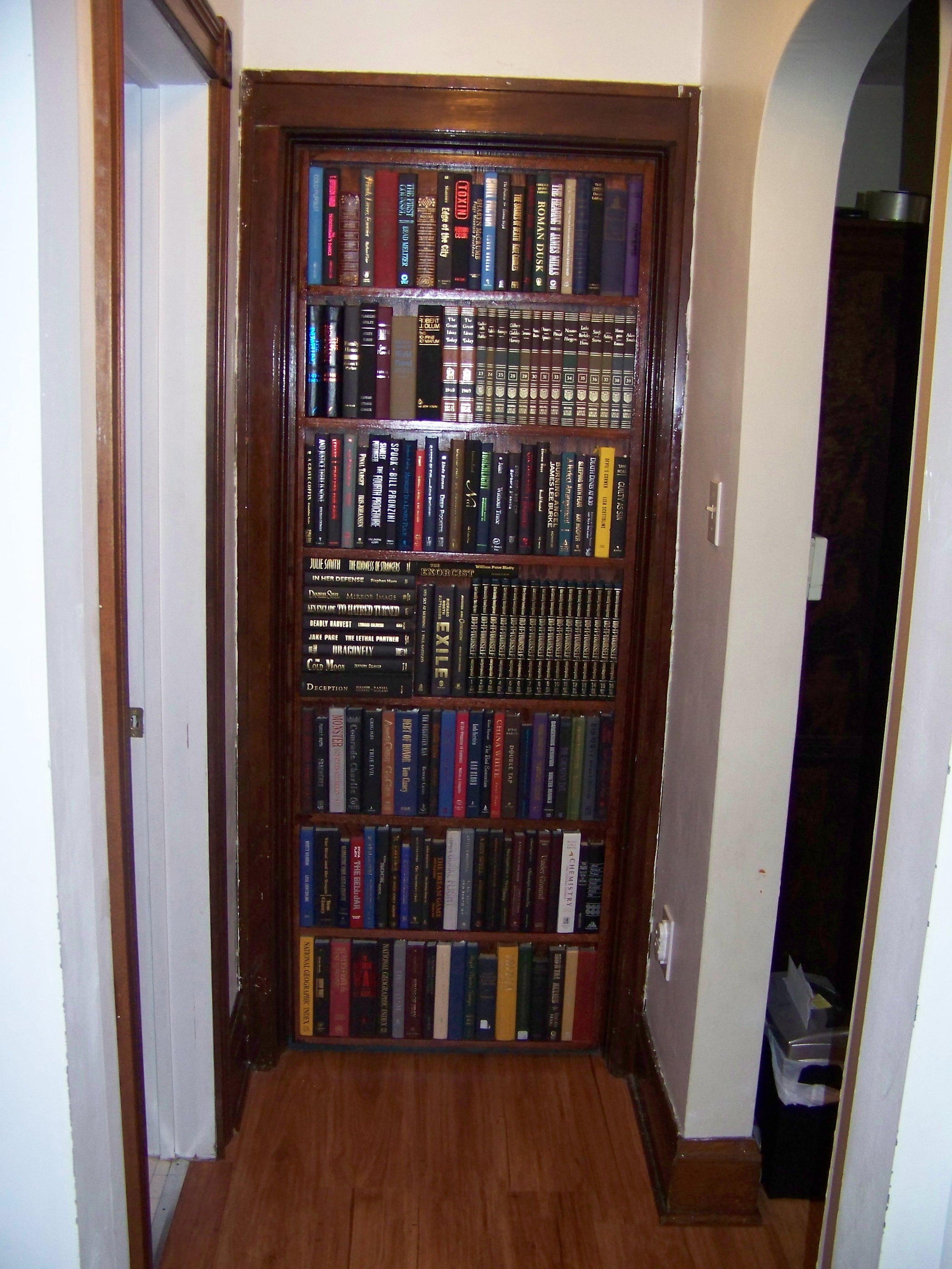 BOOKCASE DOOR THAT REPLACES YOUR DOOR. 7 Steps (with Pictures