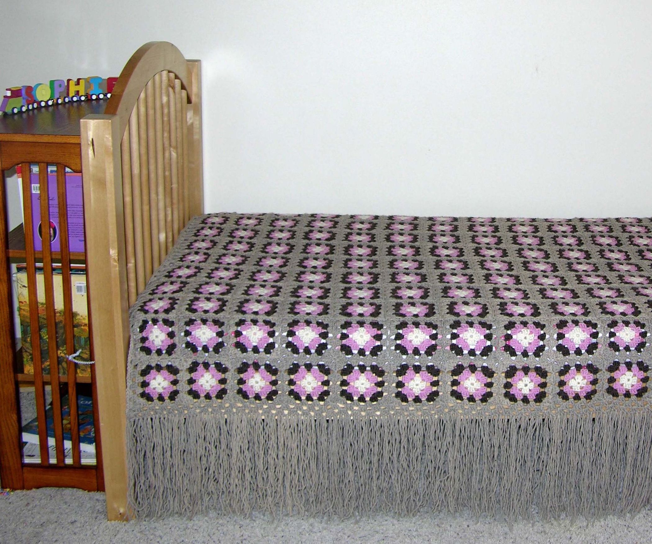 Traditional Granny Square Bedspread 20 Steps (with Pictures