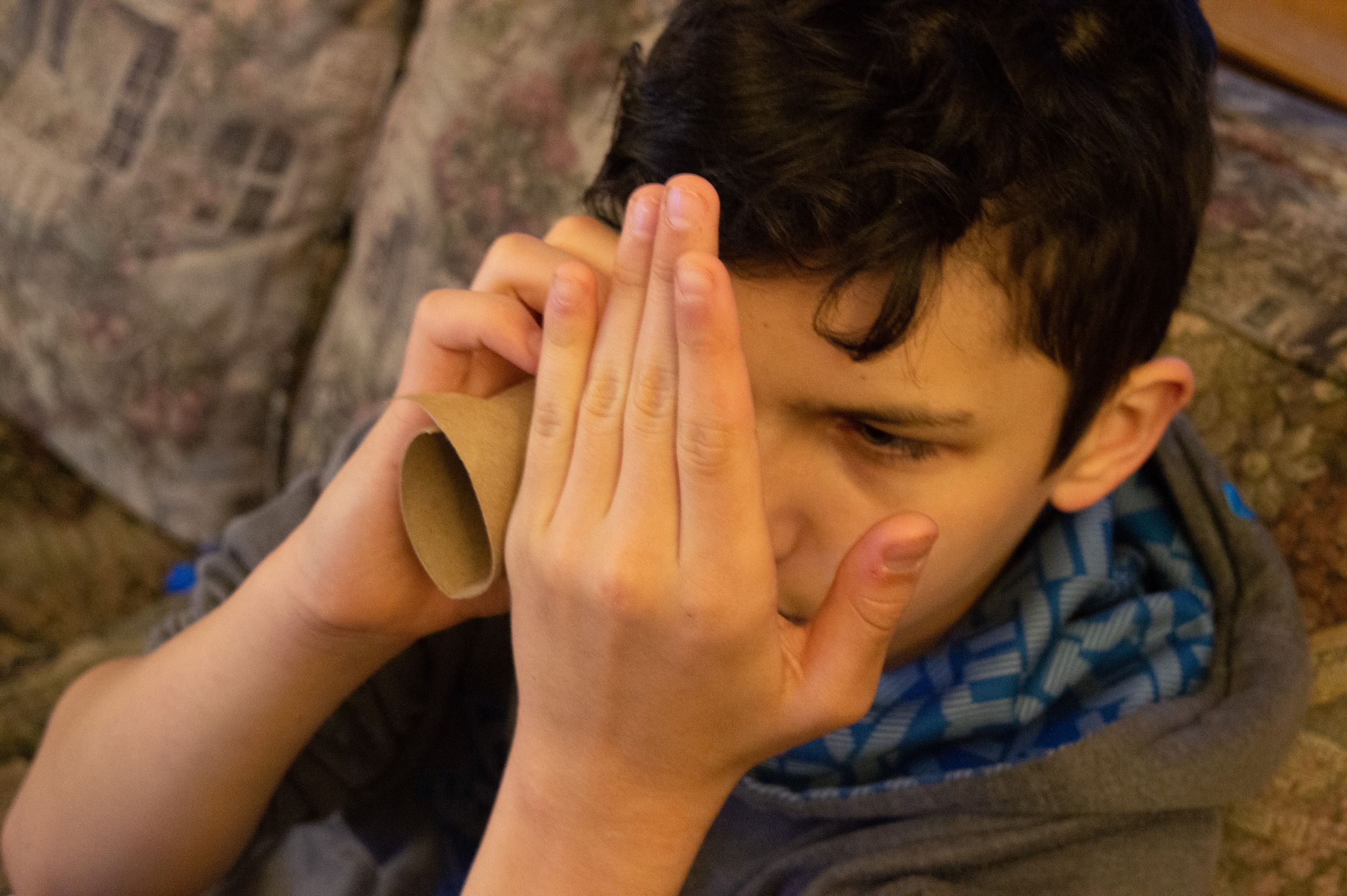 Hole in Your Hand Illusion 4 Steps (with Pictures) Instructables