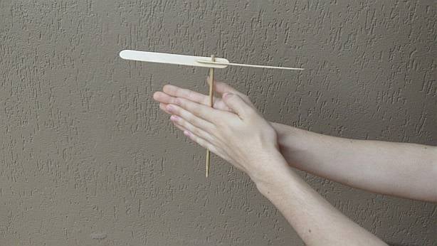 Hand Powered Vintage Propeller Toy. : 4 Steps (with Pictures