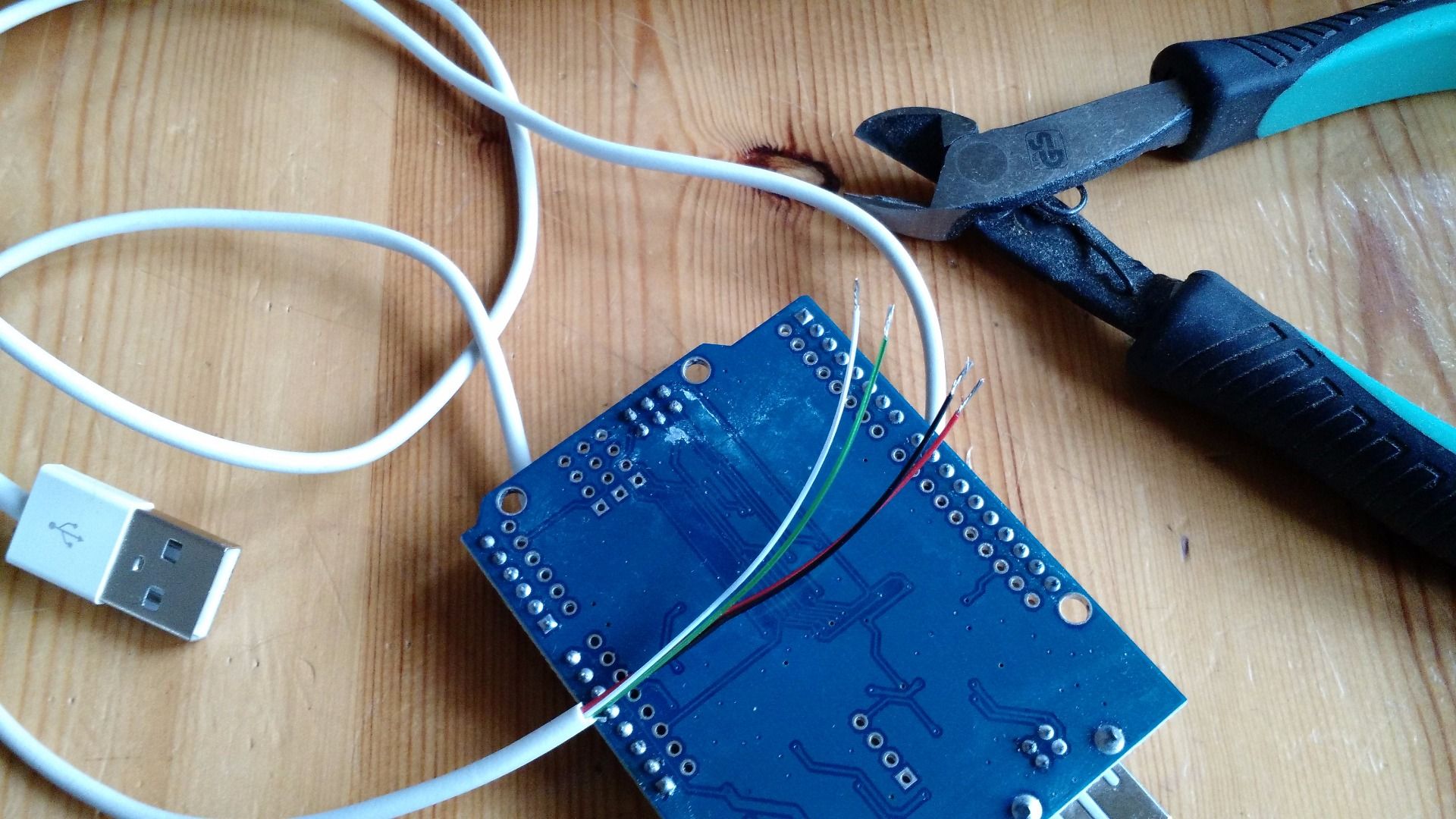 Solder USBcable to Arduino UNO (clone) 5 Steps (with Pictures