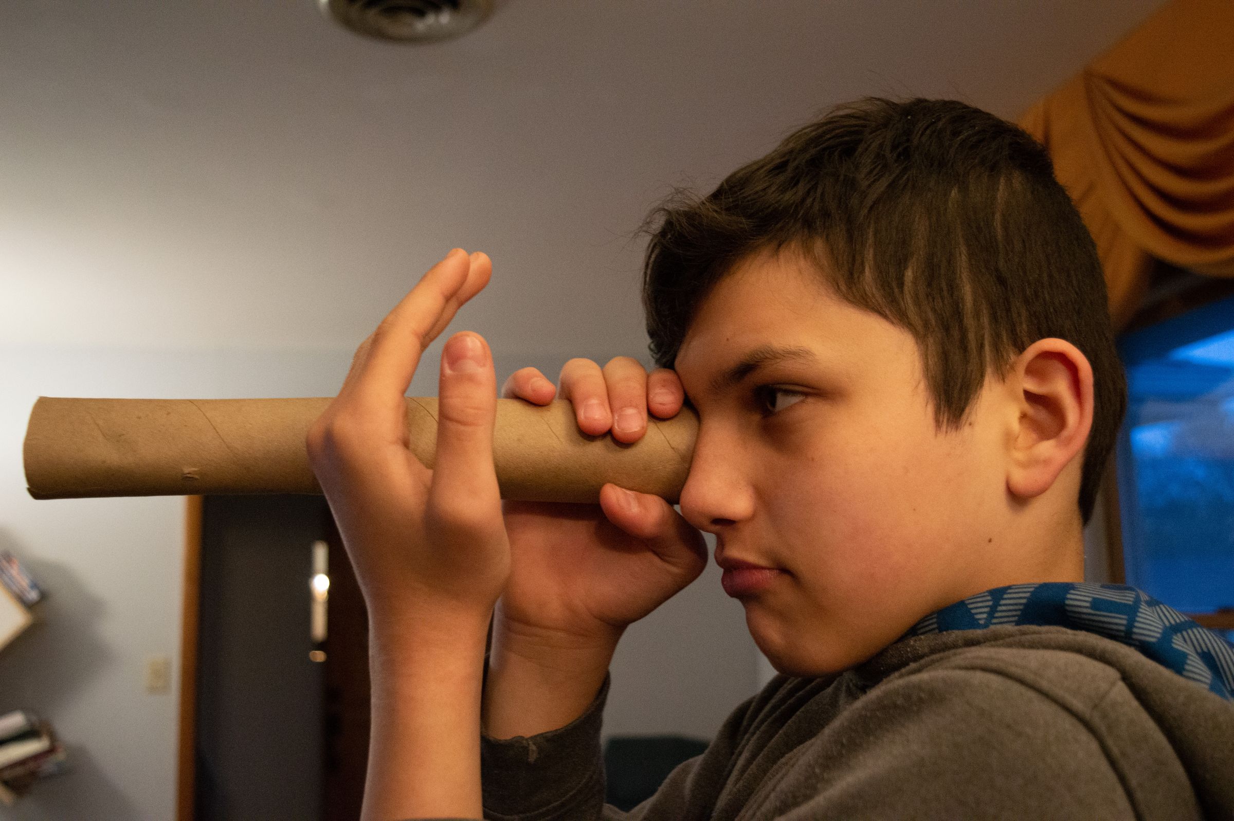 Hole in Your Hand Illusion 4 Steps (with Pictures) Instructables