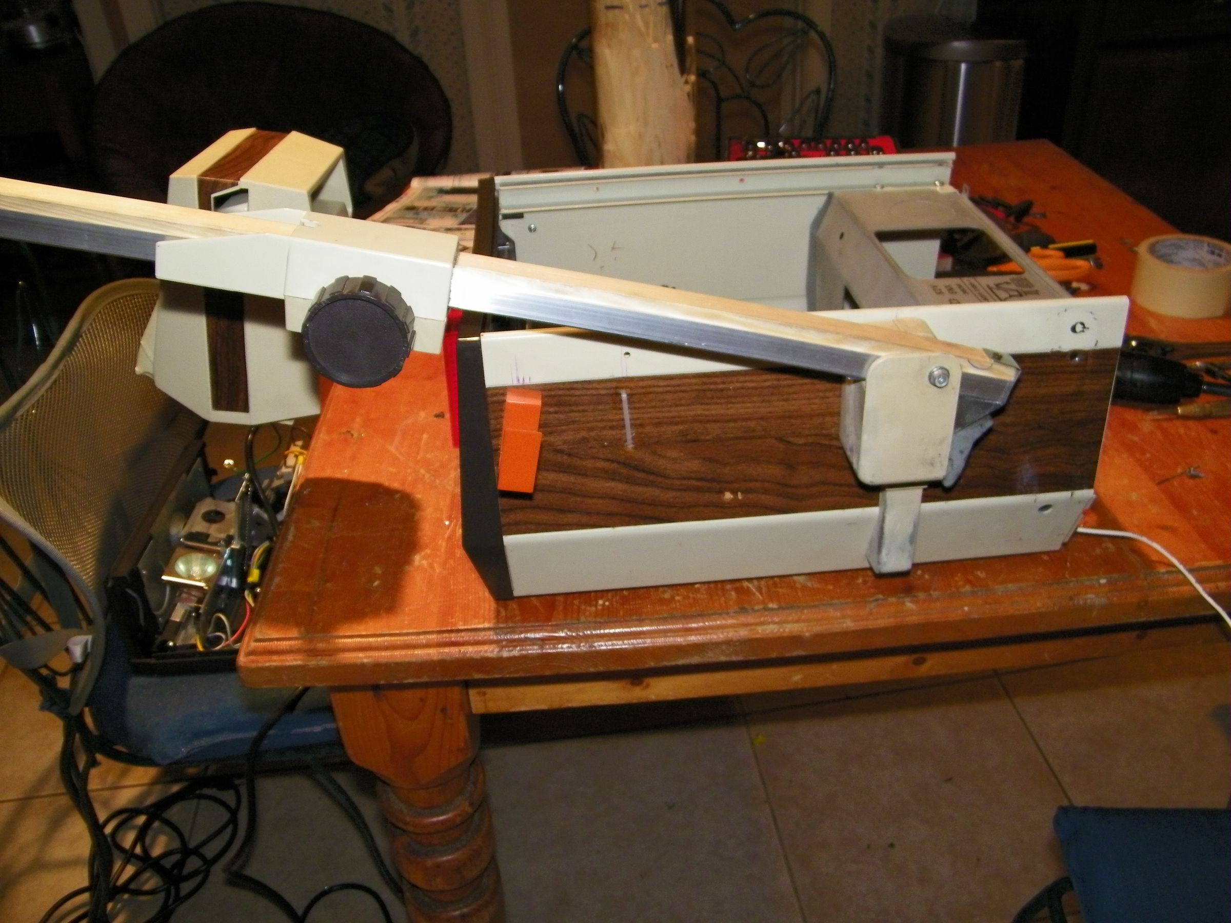 Build an Image Projector/enlarger From an Over Head Projector. 9