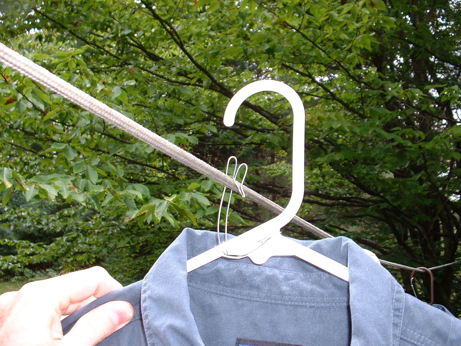 Clothesline Hangers for Windy Conditions 4 Steps (with Pictures