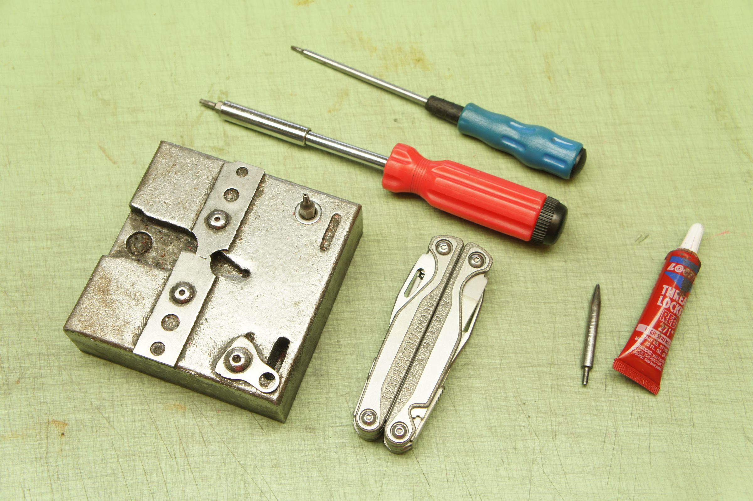 How to Take Apart and Reassemble a Leatherman Charge TTi 14 Steps