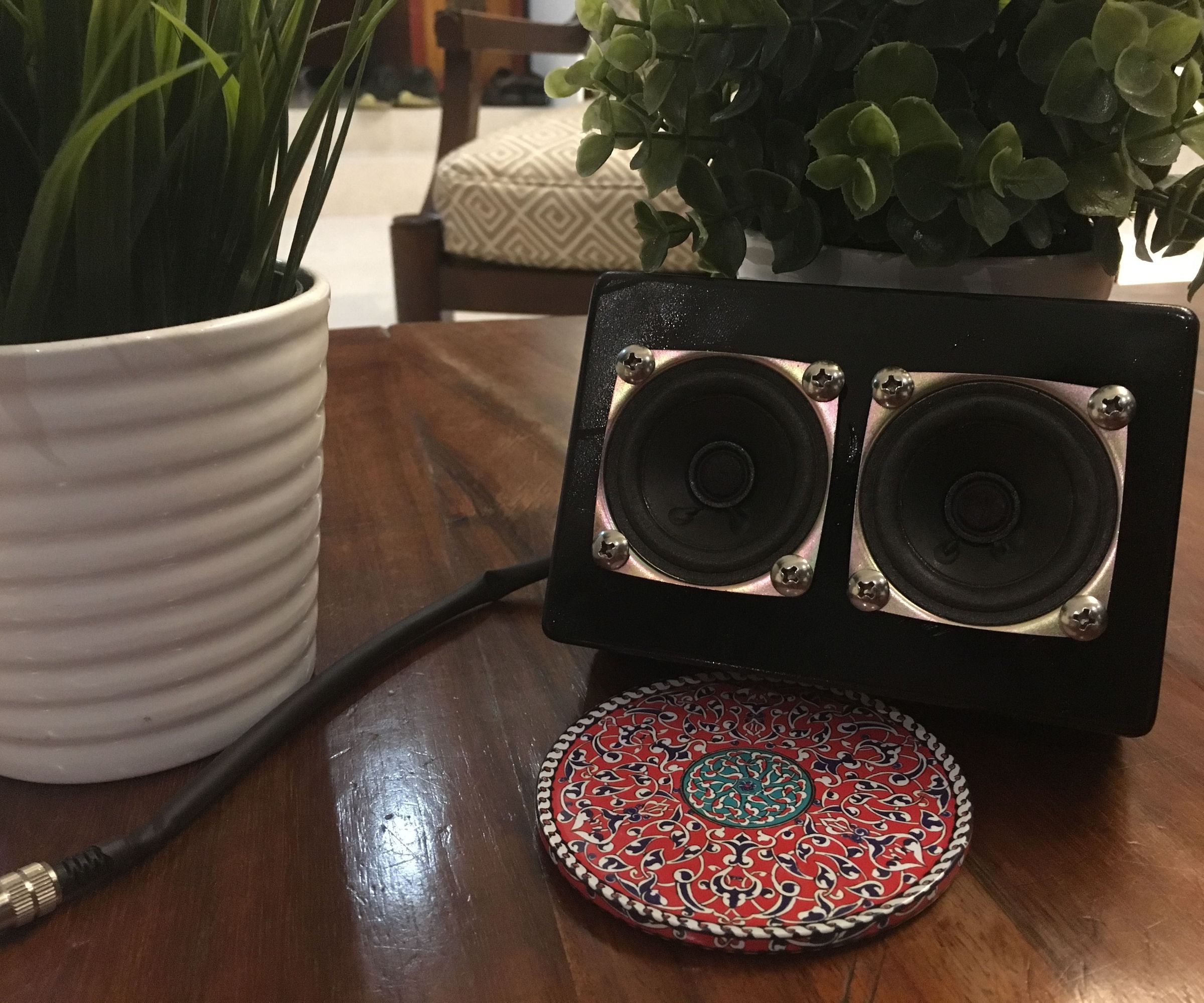 DIY Mini Portable Speaker : 6 Steps 