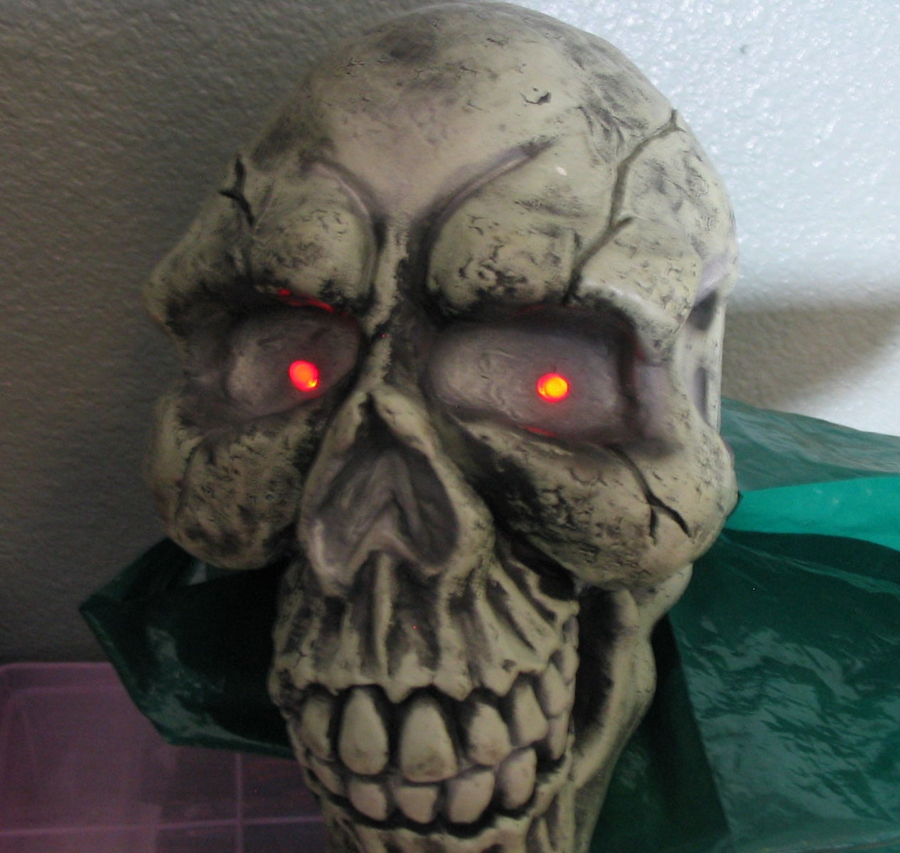 Spooky Fading LED Eyes Without IC�s (updated Steps 3 &amp; 4) 5 Steps