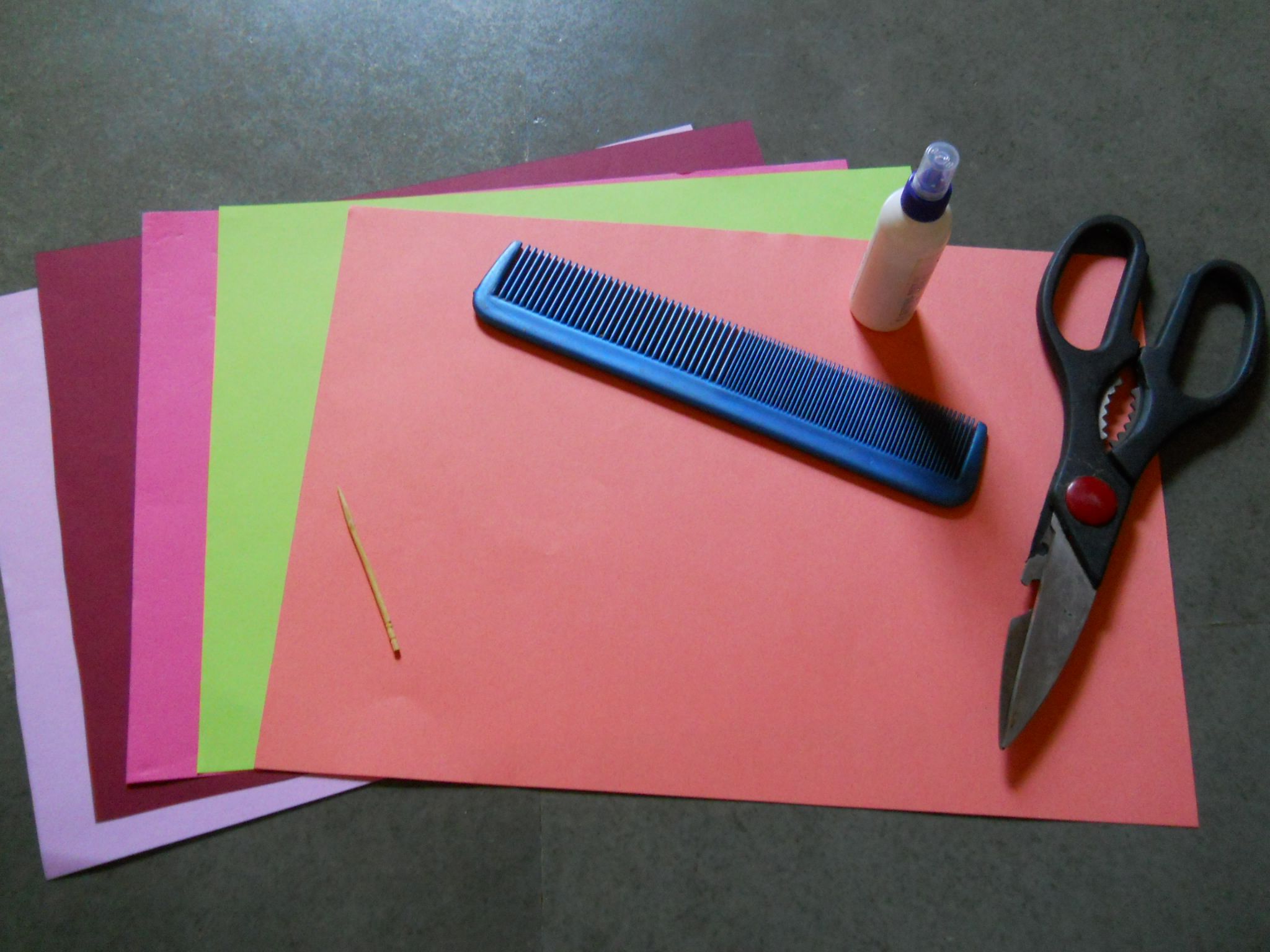 Simple Flower and Leaf Quilling Without a Quilling Tool 4 Steps (with