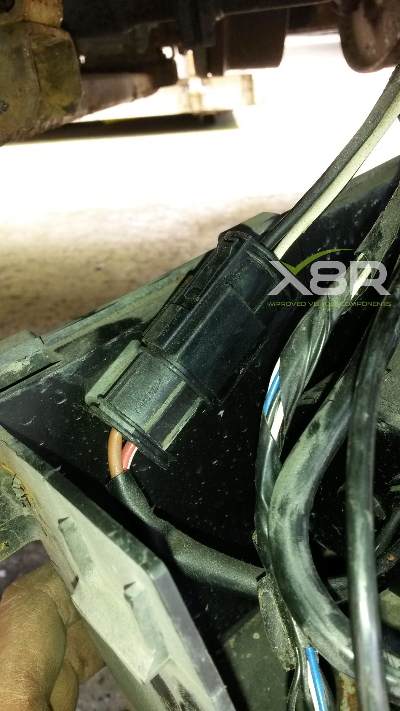 Land Rover Discovery 2 Air Suspension Wabco Compressor Removal. 5