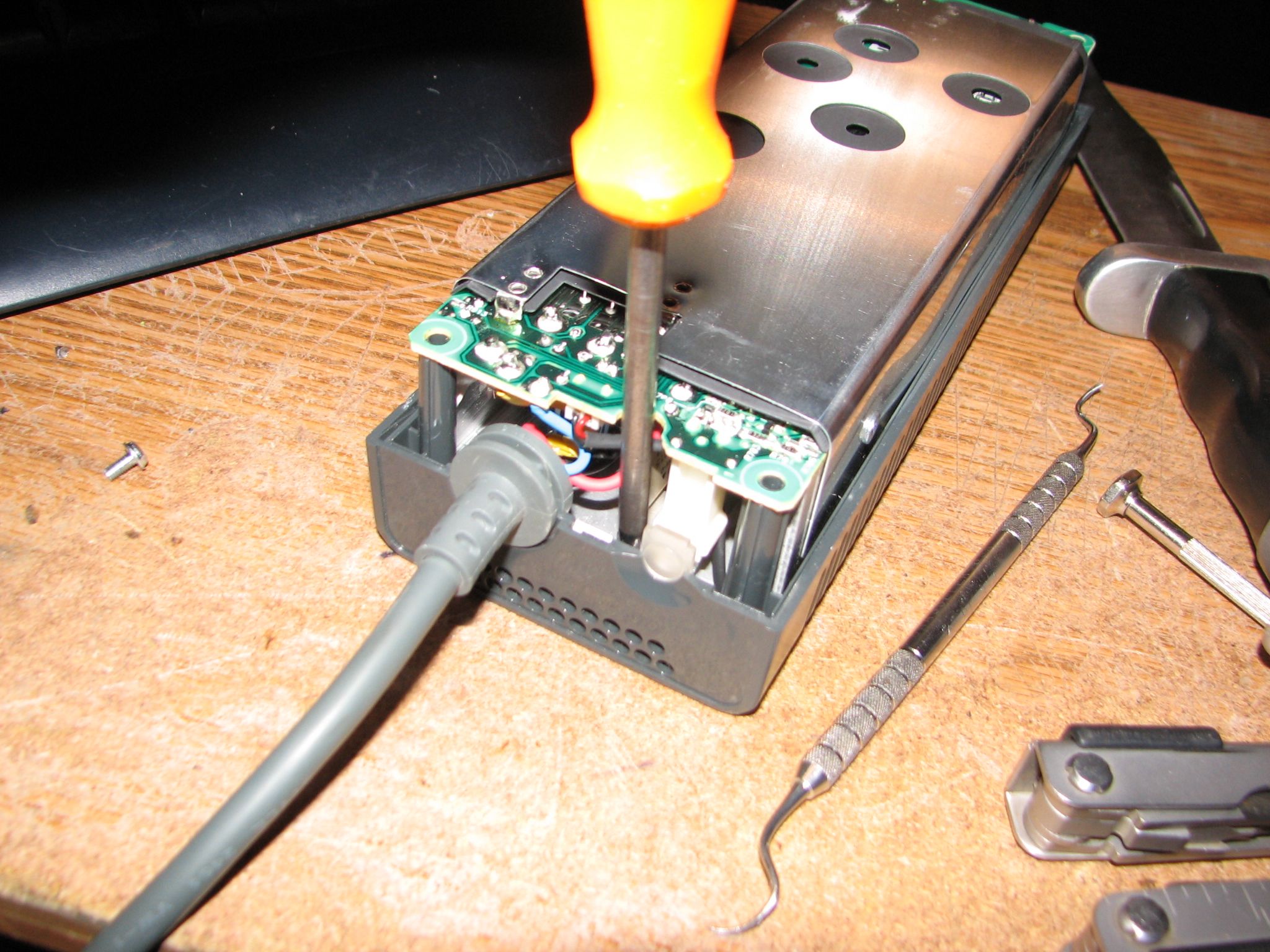 Disassembling and Cleaning Xbox360 Power Supply ( Brick ) 6 Steps