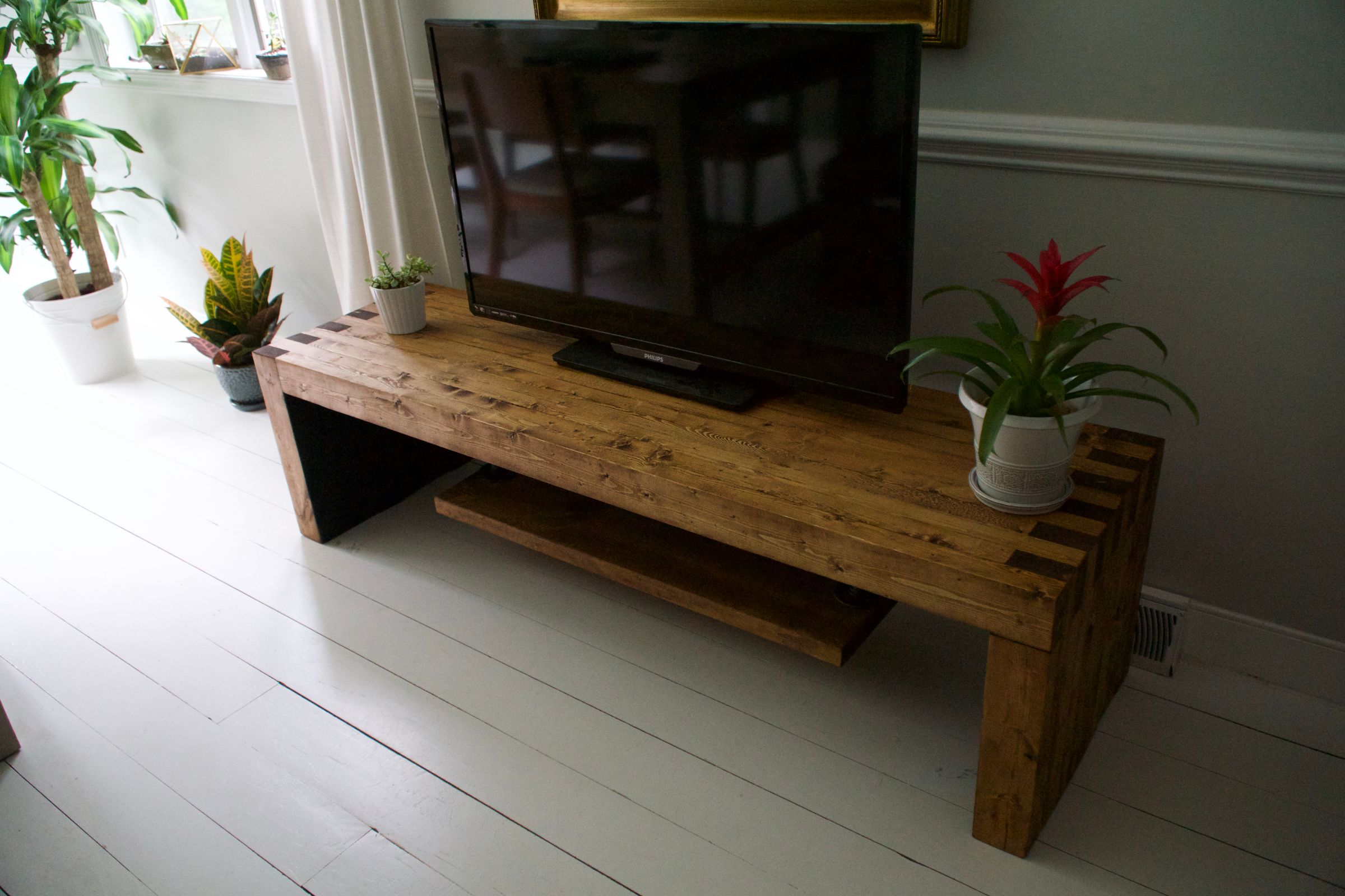 Industrial & Rustic Media Console 17 Steps (with Pictures
