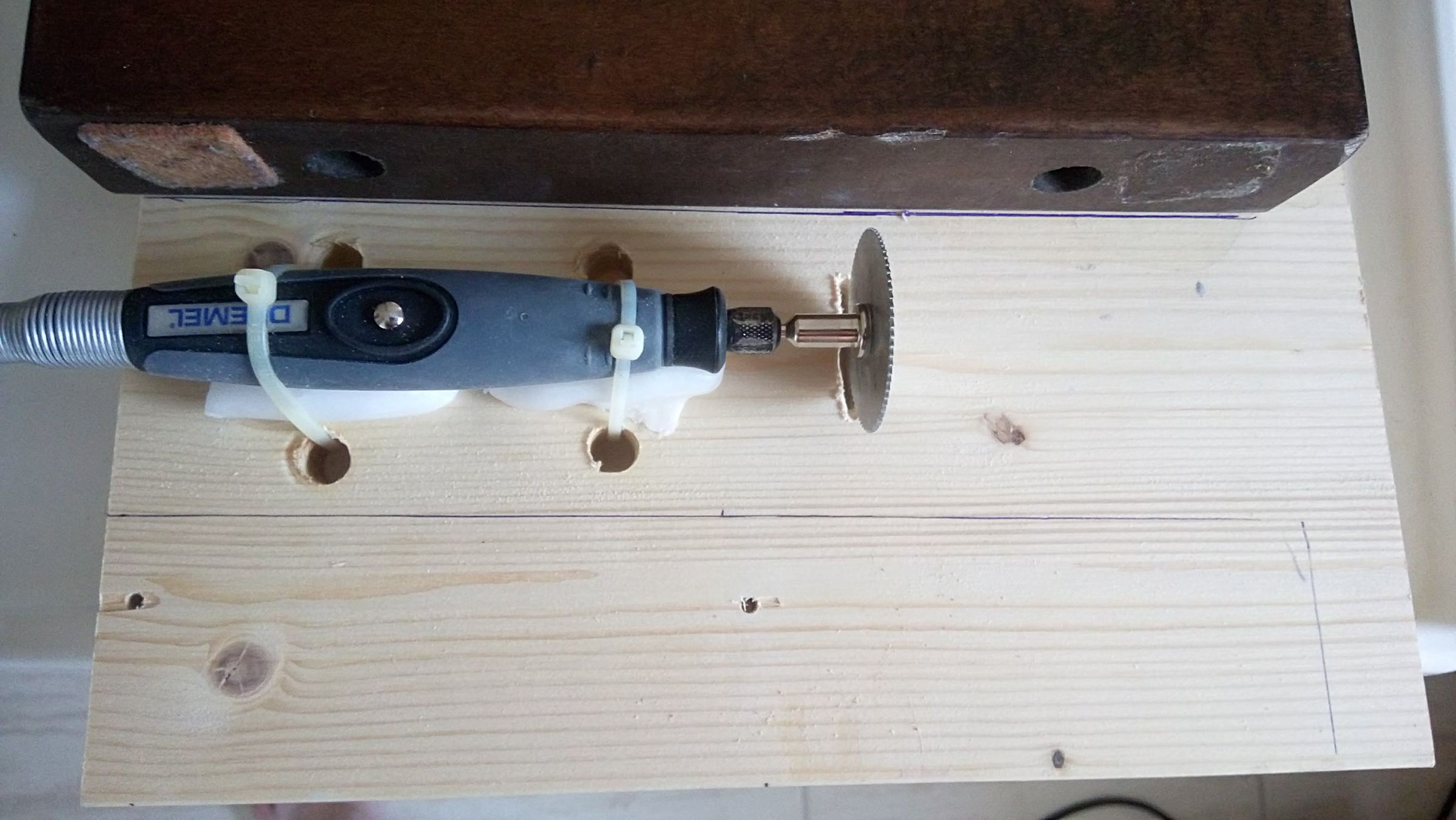 Diy Dremel Table Saw 5 Steps (with Pictures) Instructables