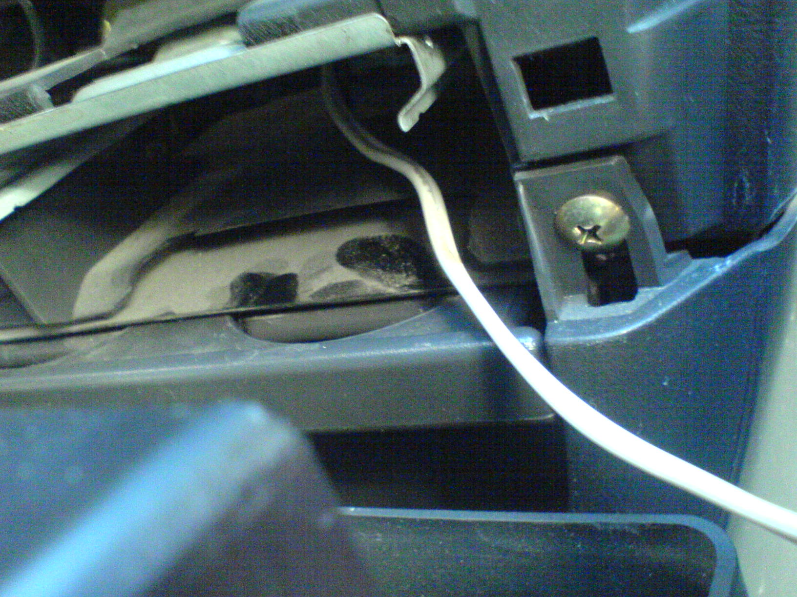 How to Connect Your Mp3 or Ipod on a Car Cdplayer. 6 Steps (with