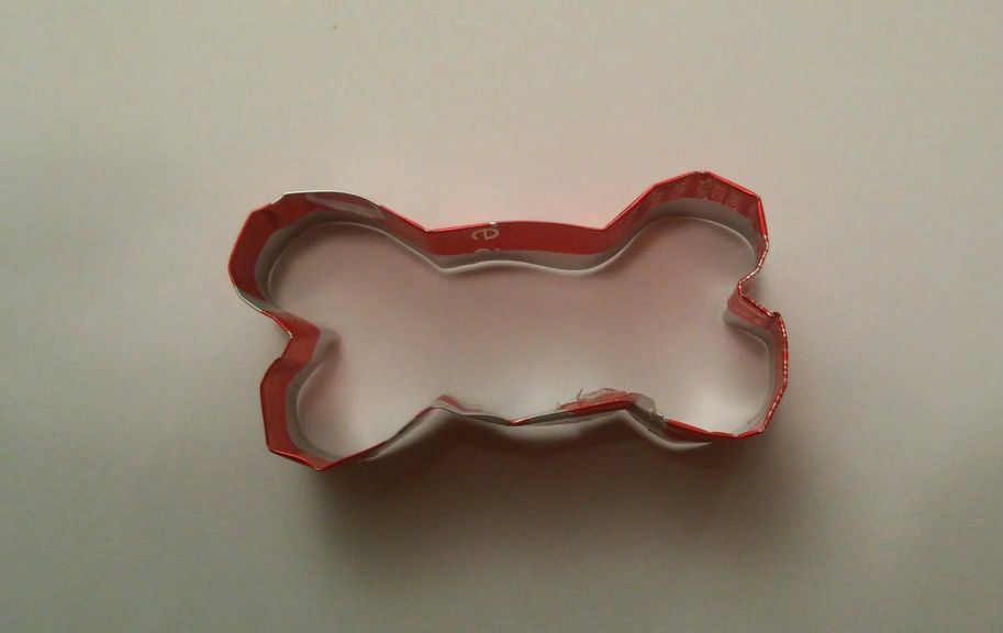 small bone shaped cookie cutter