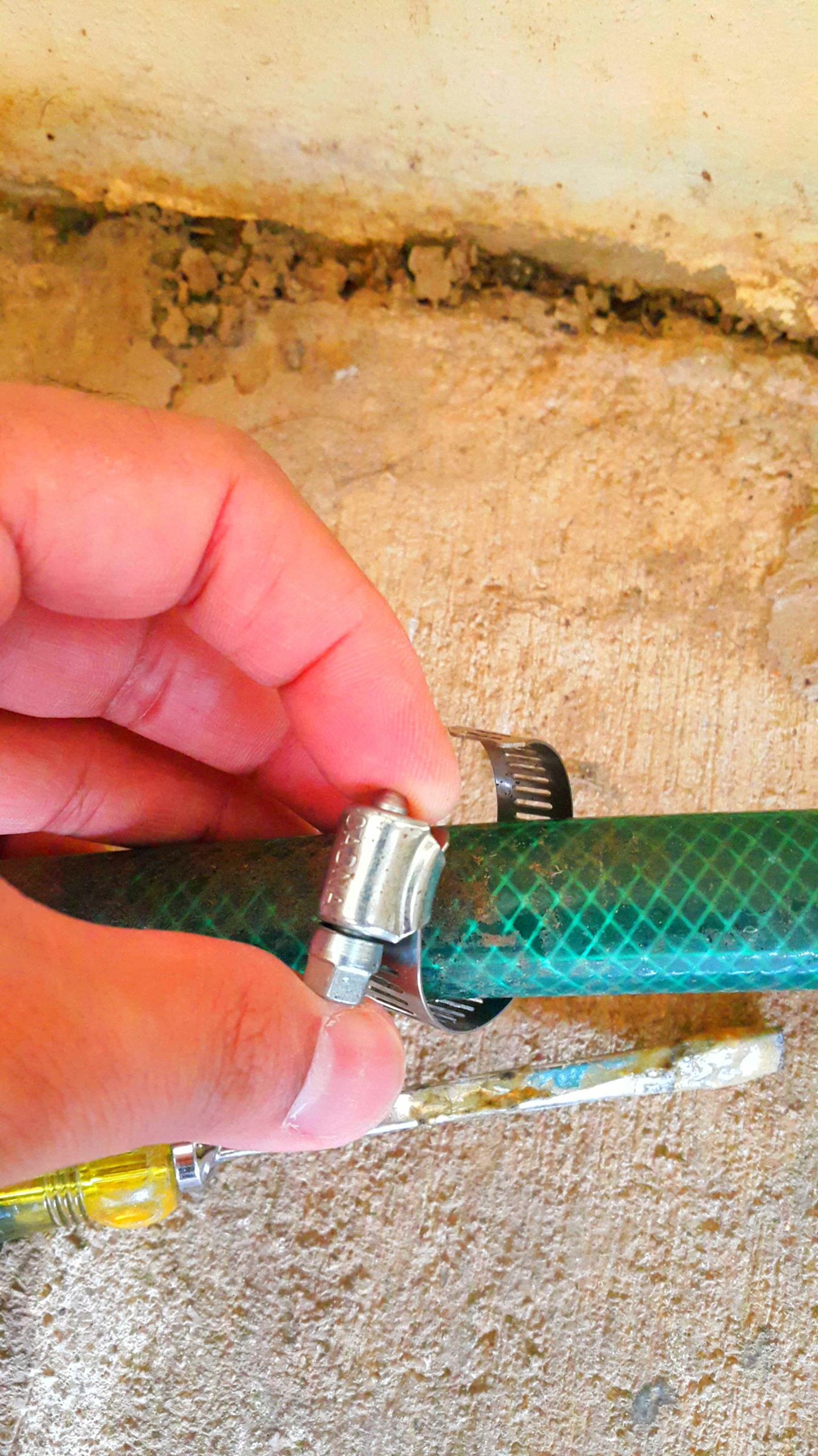 Fixing a Punctured Garden Hose in 3 Minutes! 4 Steps (with Pictures