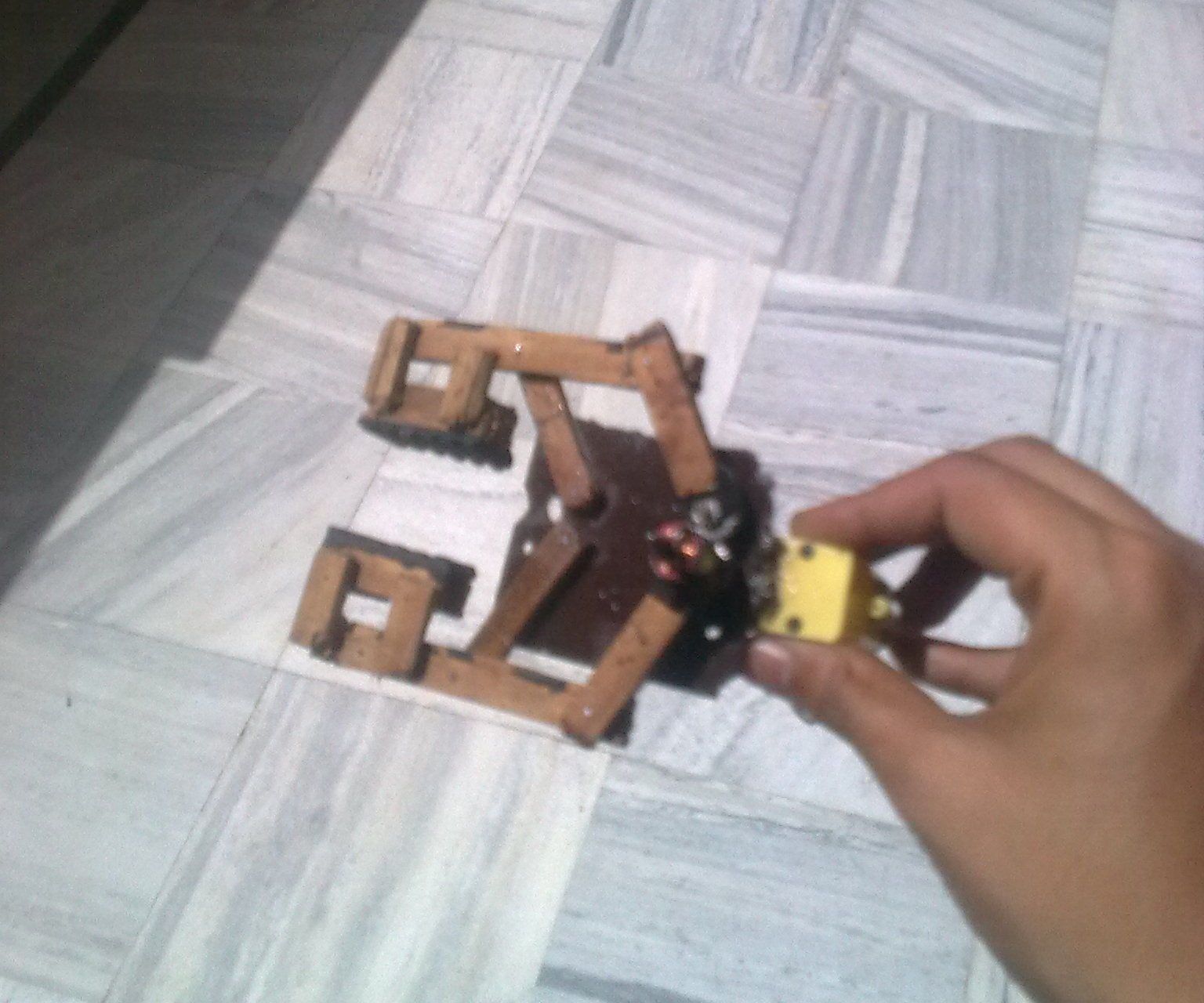 DIY ROBOTIC GRIPPER 3 Steps Instructables