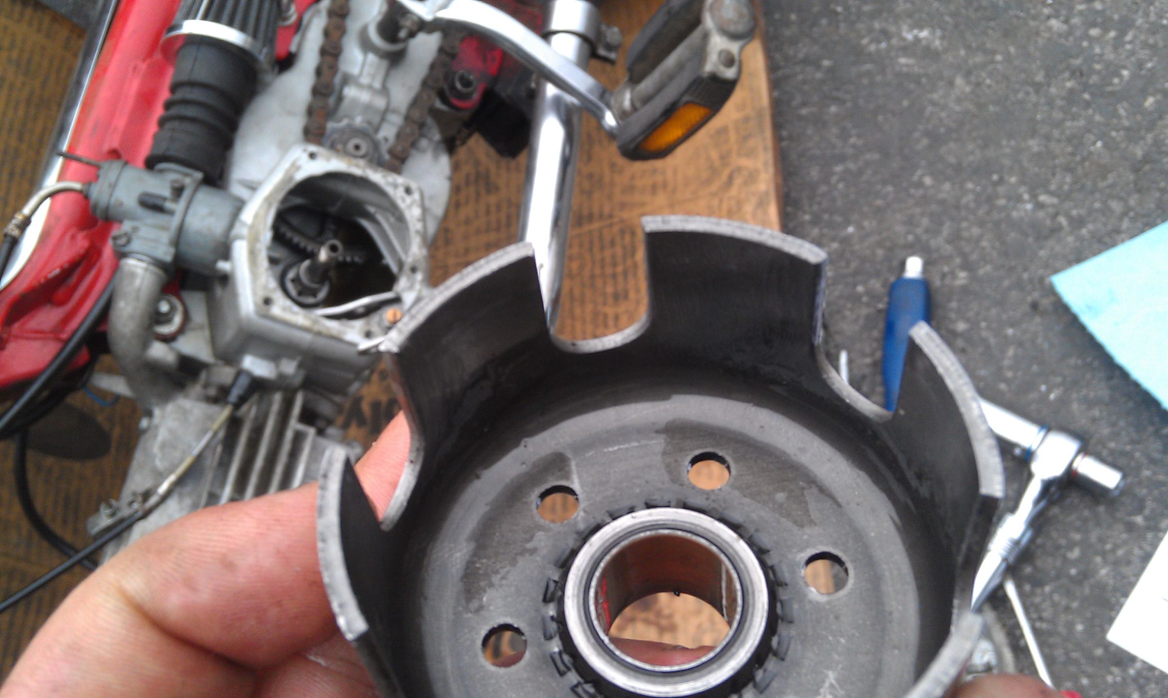 SACHS MOPED CLUTCH REPAIR AND REINSTALLATION! 5 Steps Instructables