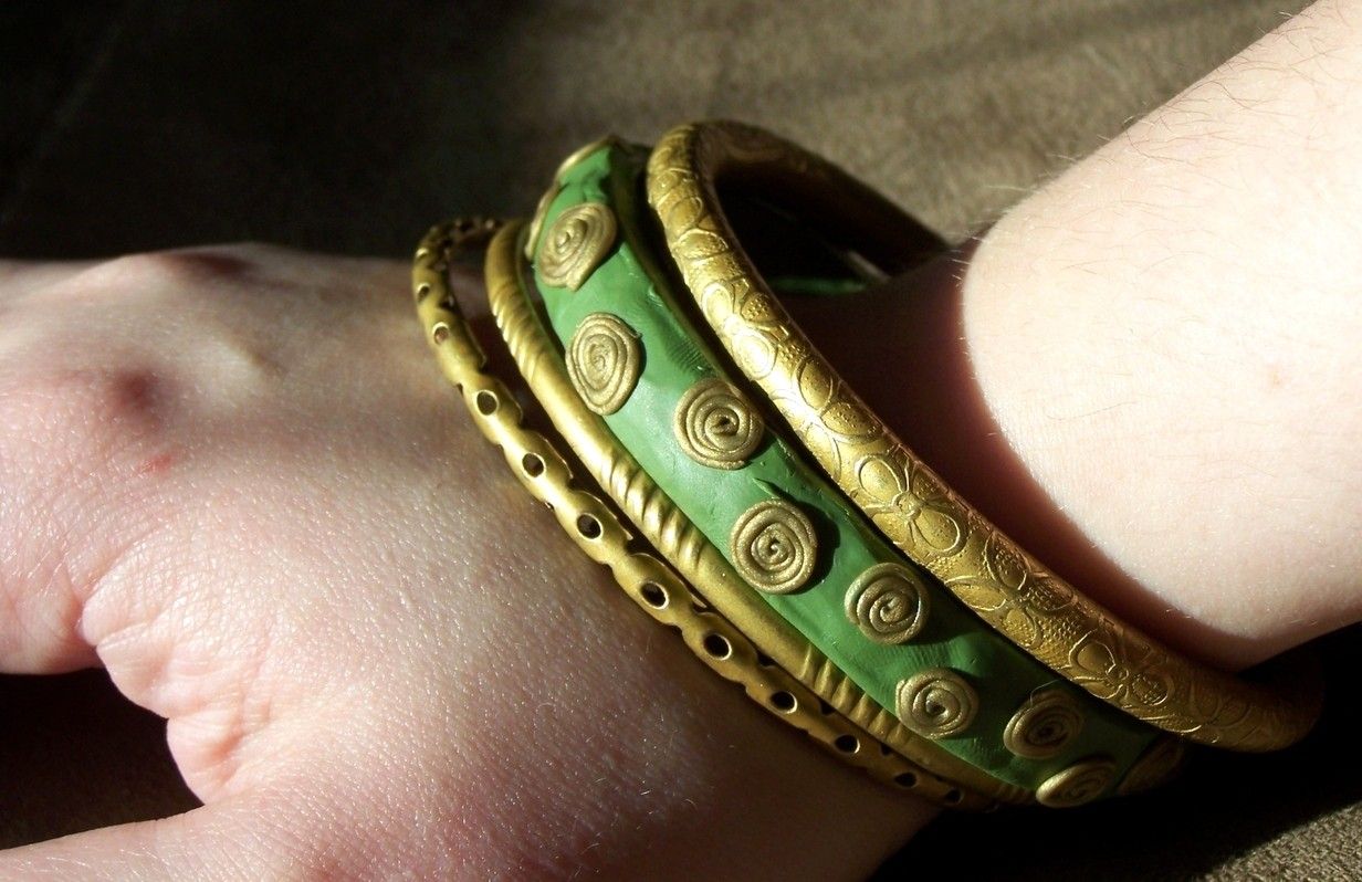 Spiral My Bangle (a Bangle Upcylce Tutorial) 4 Steps Instructables