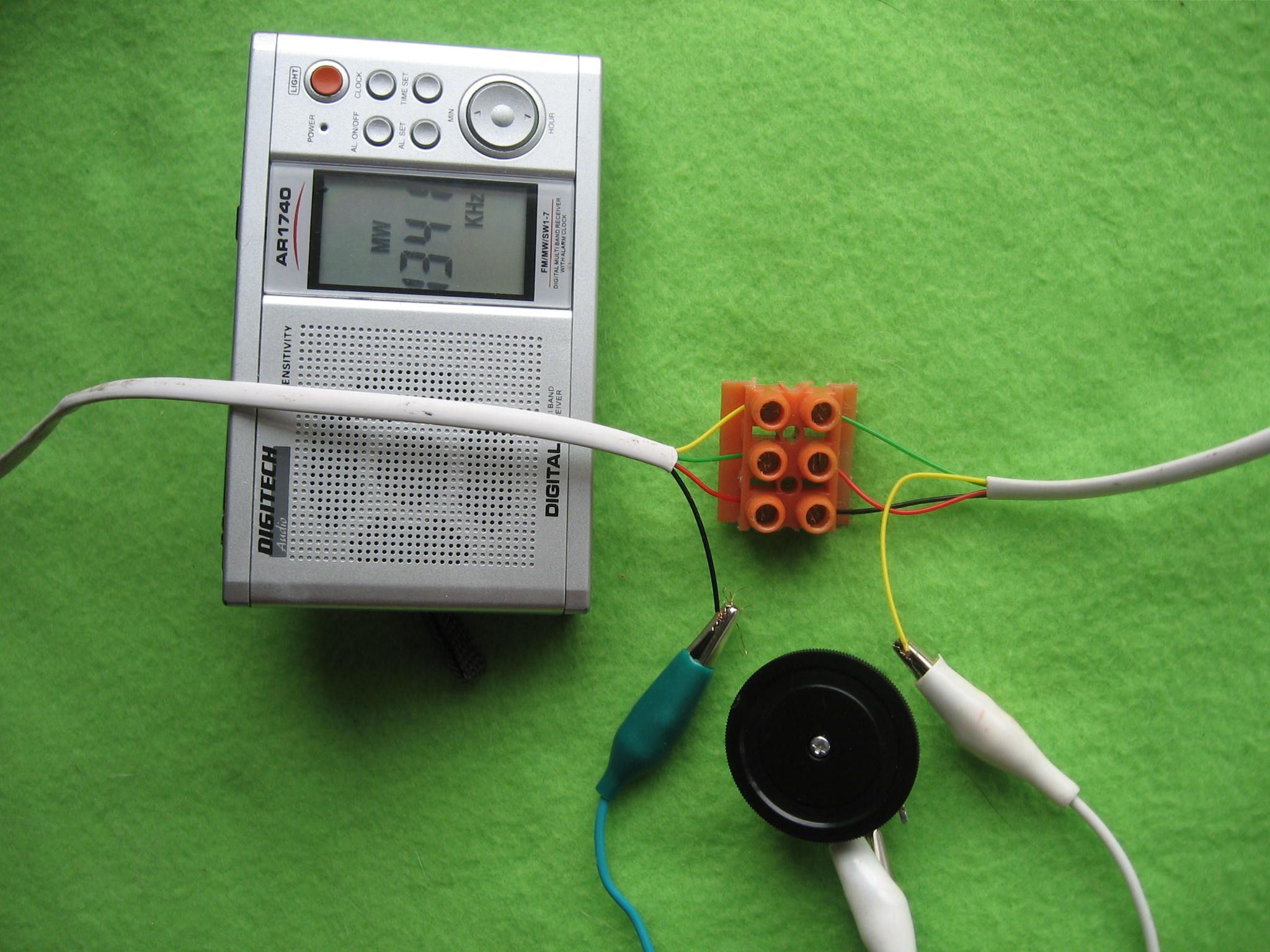 Medium Wave AM Broadcast Band Resonant Loop Antenna. 31 Steps