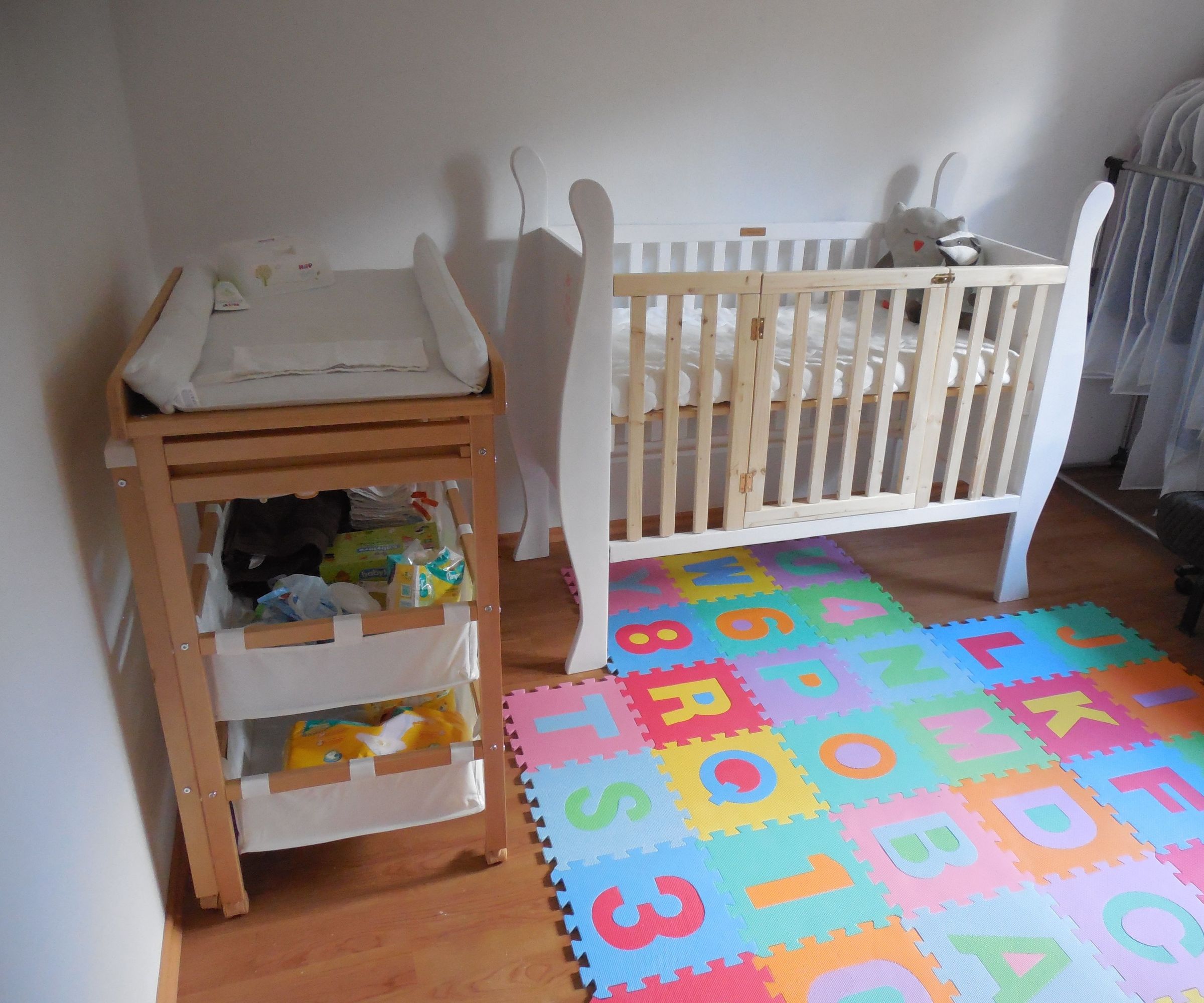 baby cot adjustable height